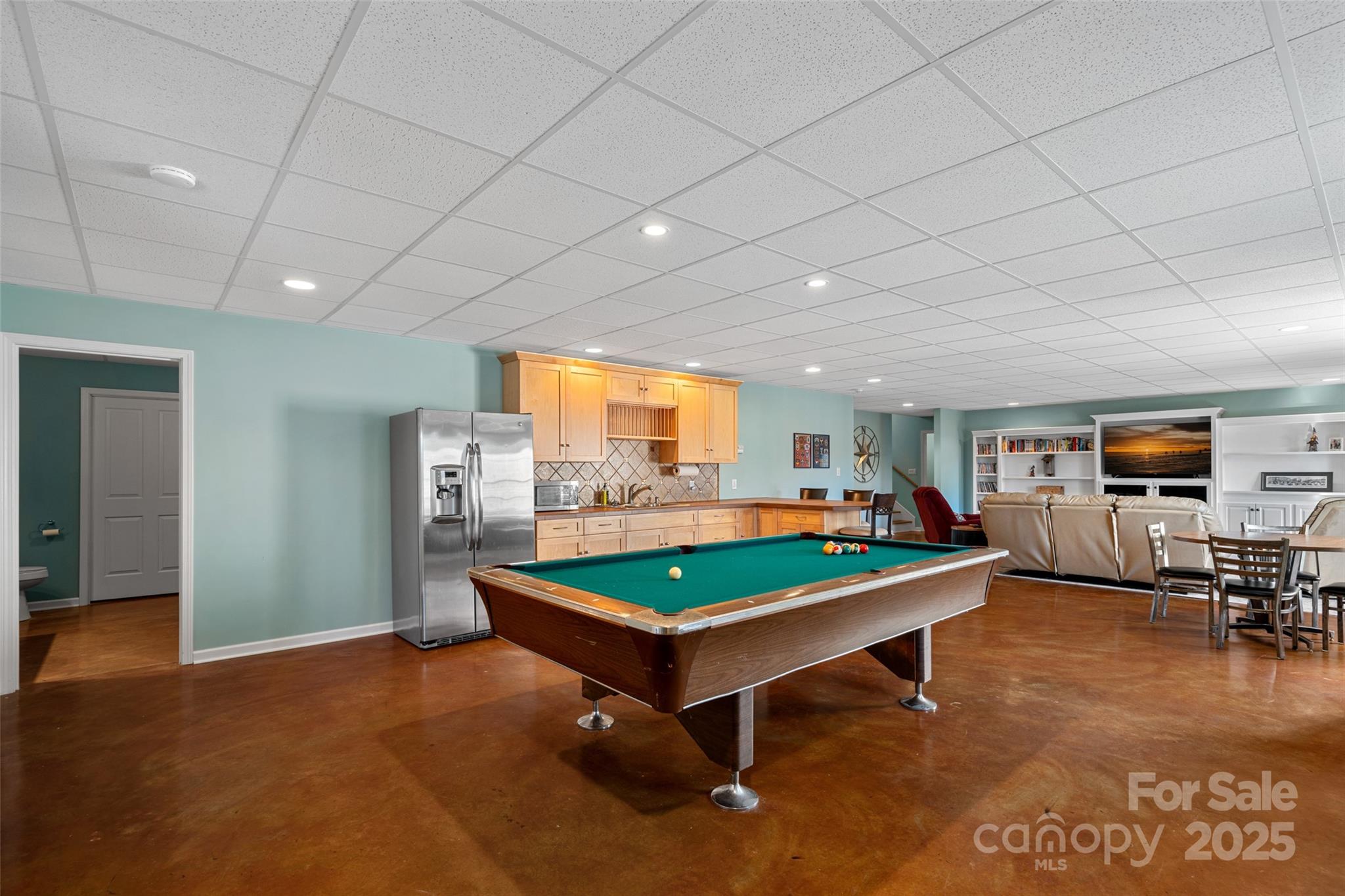 2635 Queens Drive