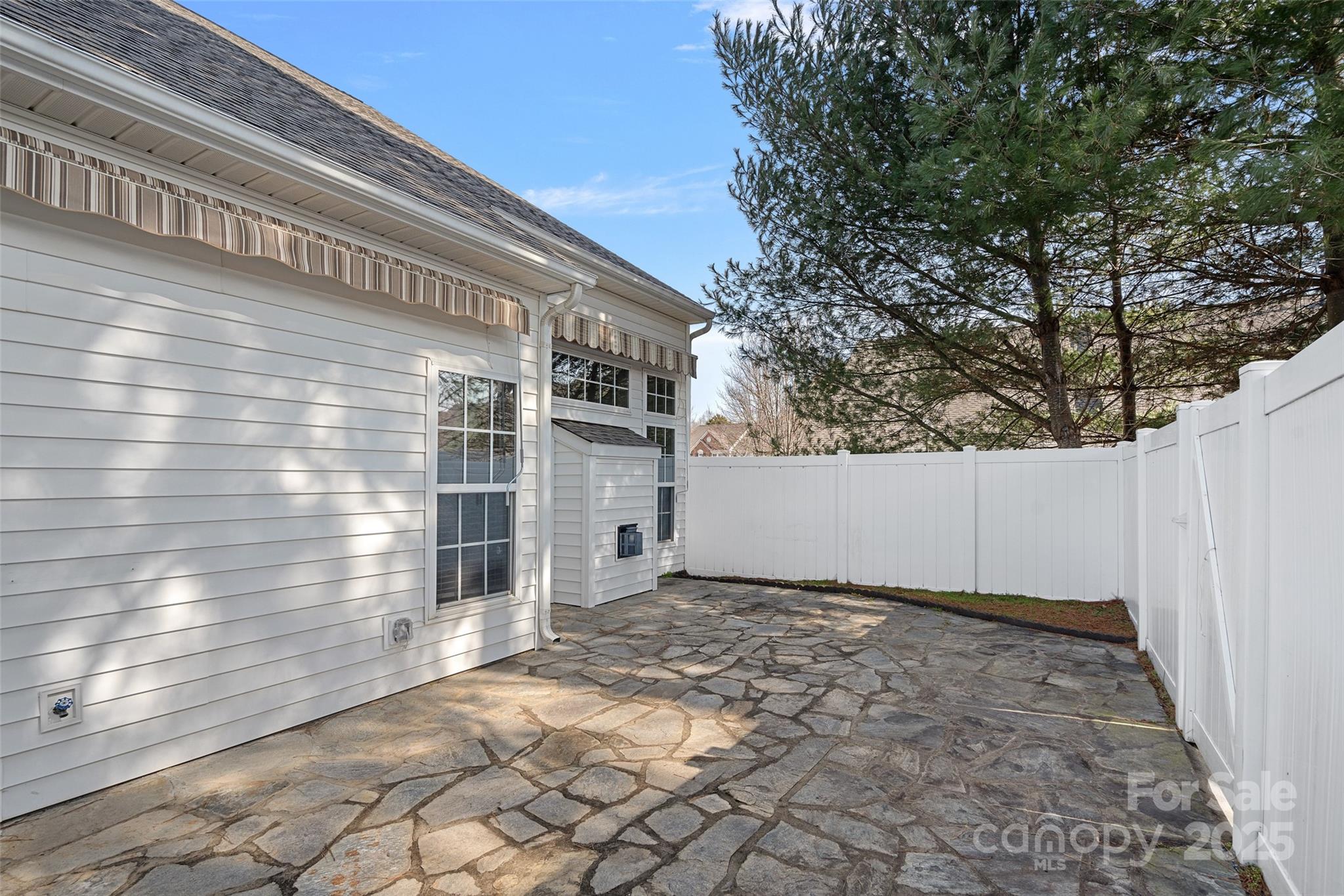 141 N Arcadian Way