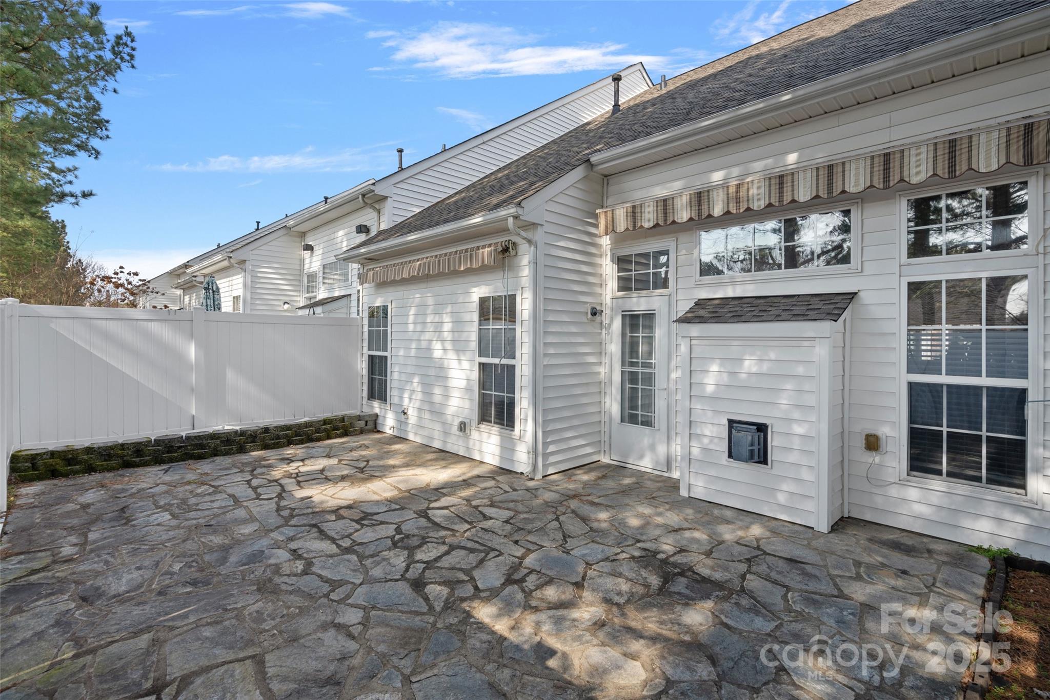 141 N Arcadian Way