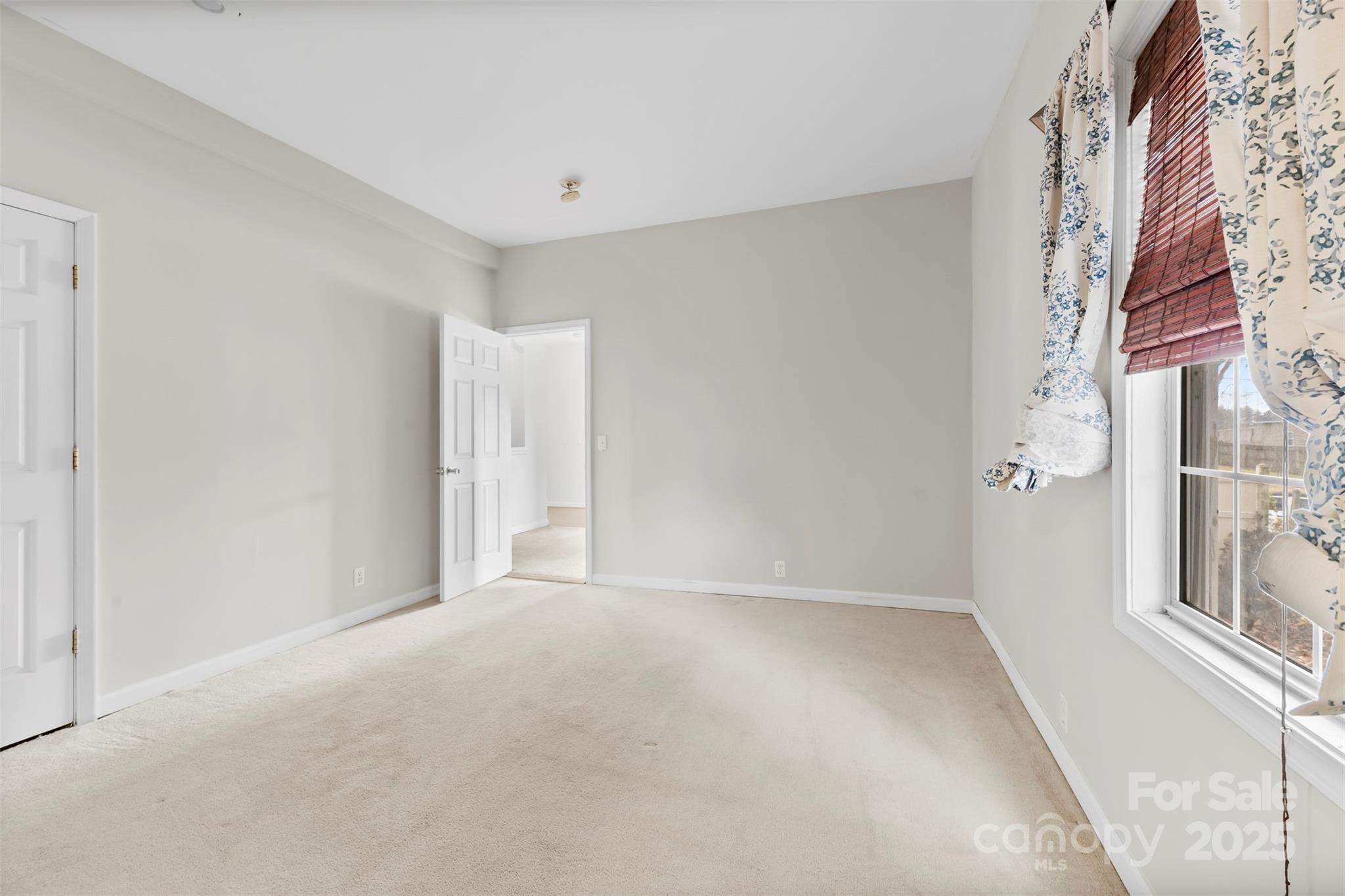 590 Main Street SW