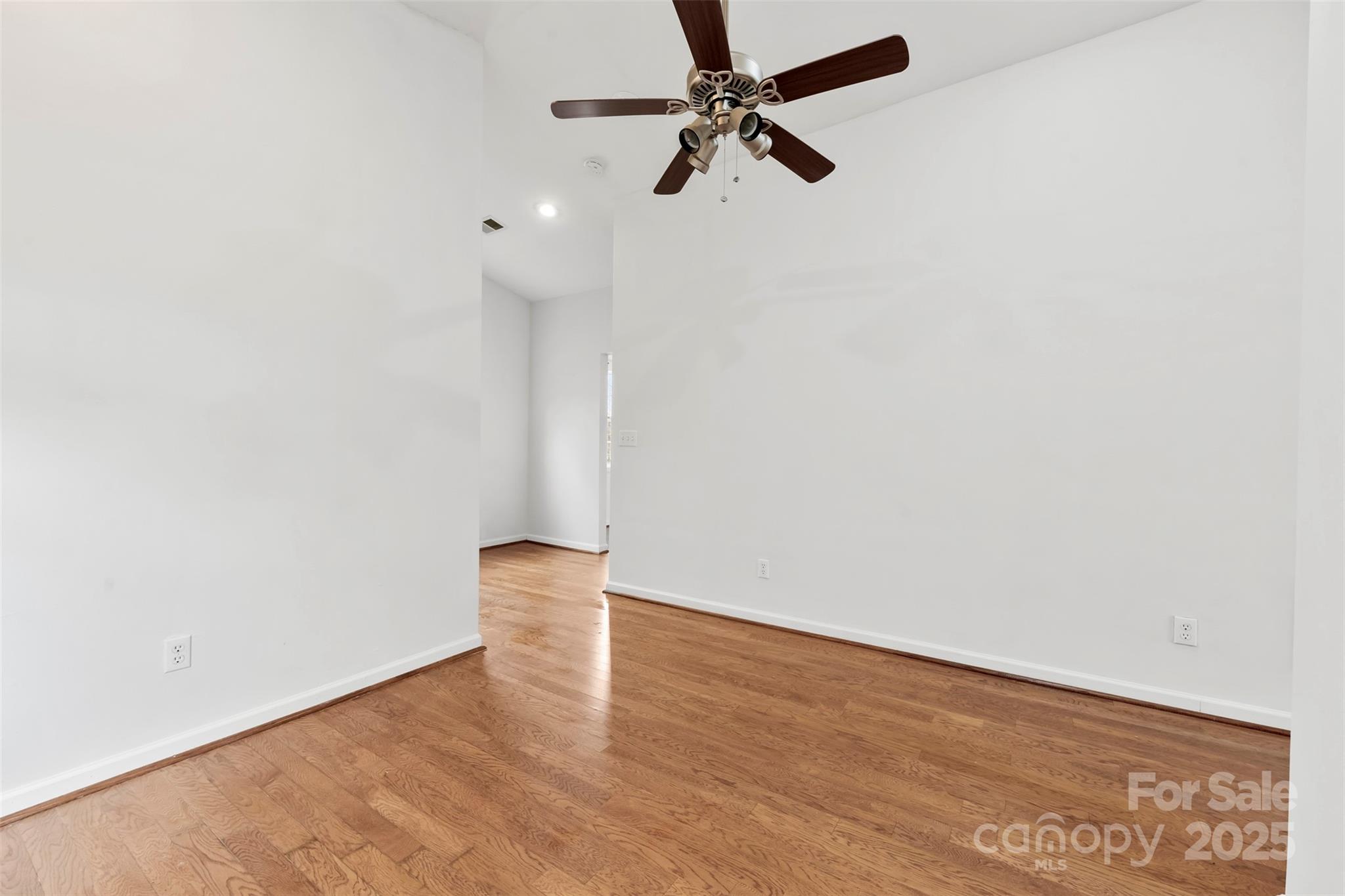 590 Main Street SW
