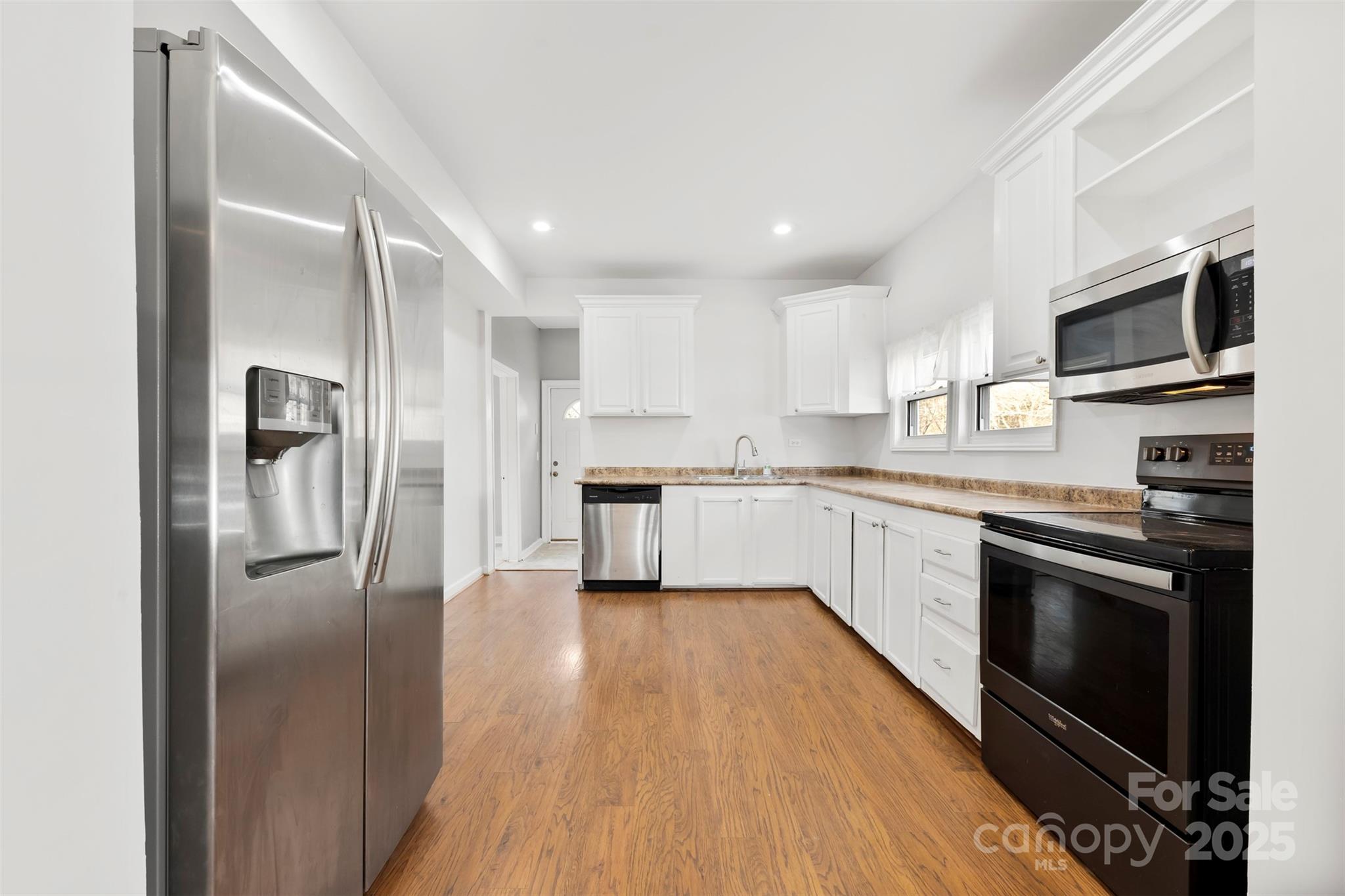 590 Main Street SW