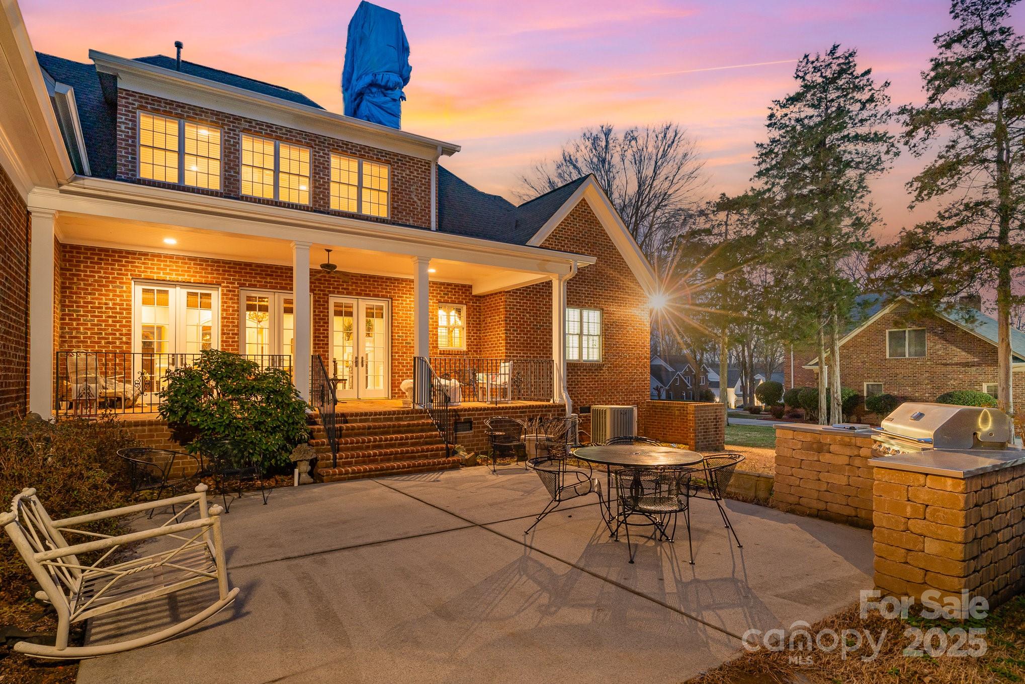 4421 Windwood Circle