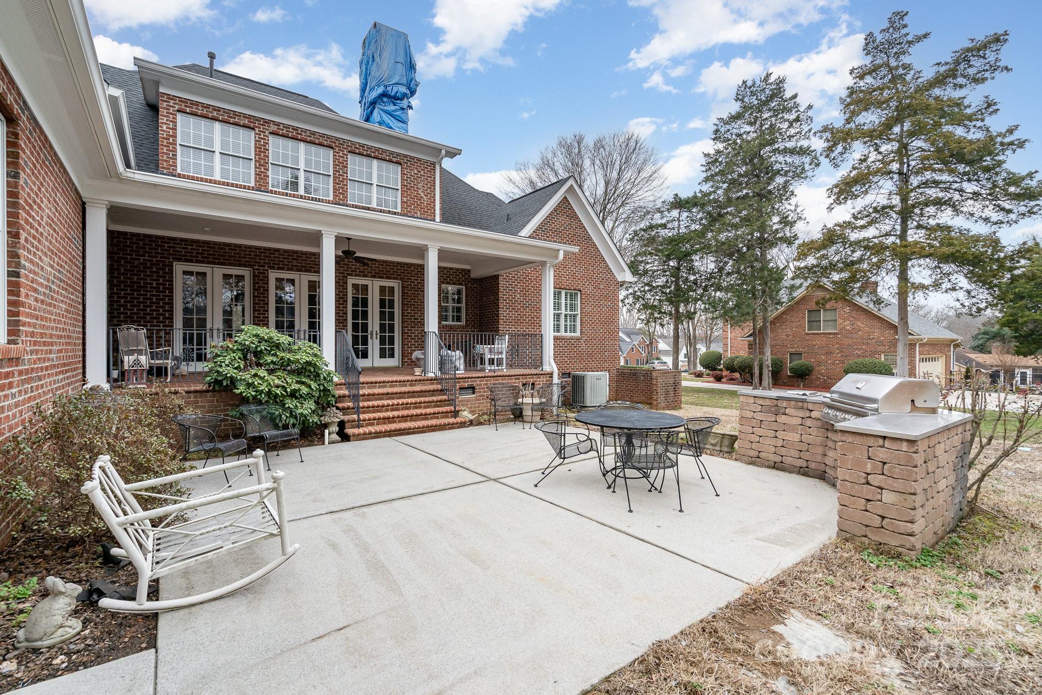 4421 Windwood Circle