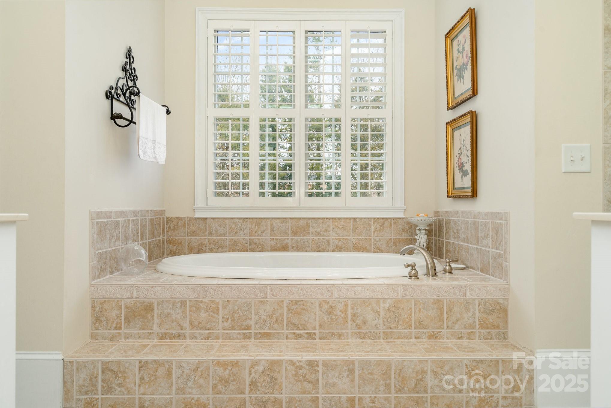 4421 Windwood Circle