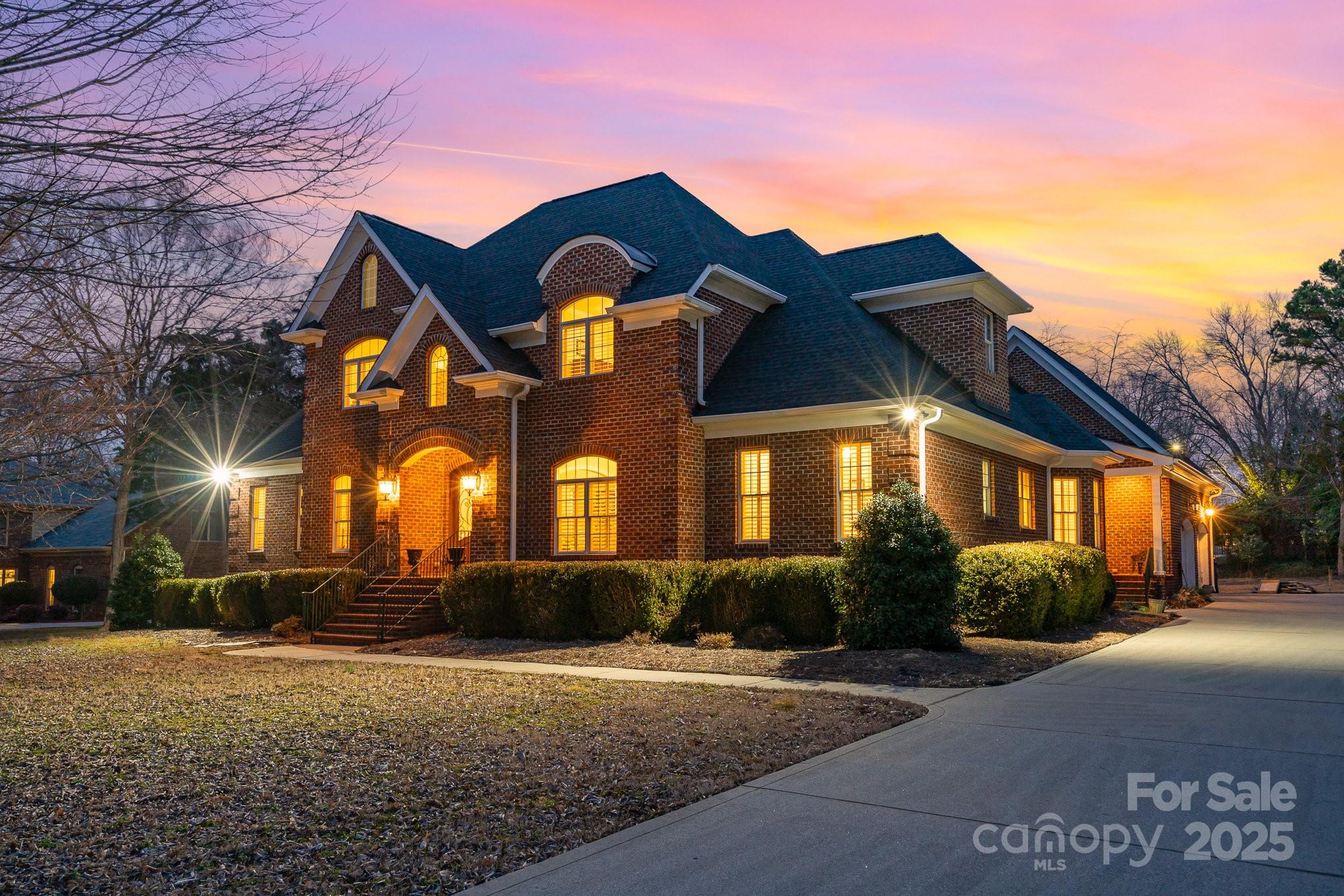 4421 Windwood Circle