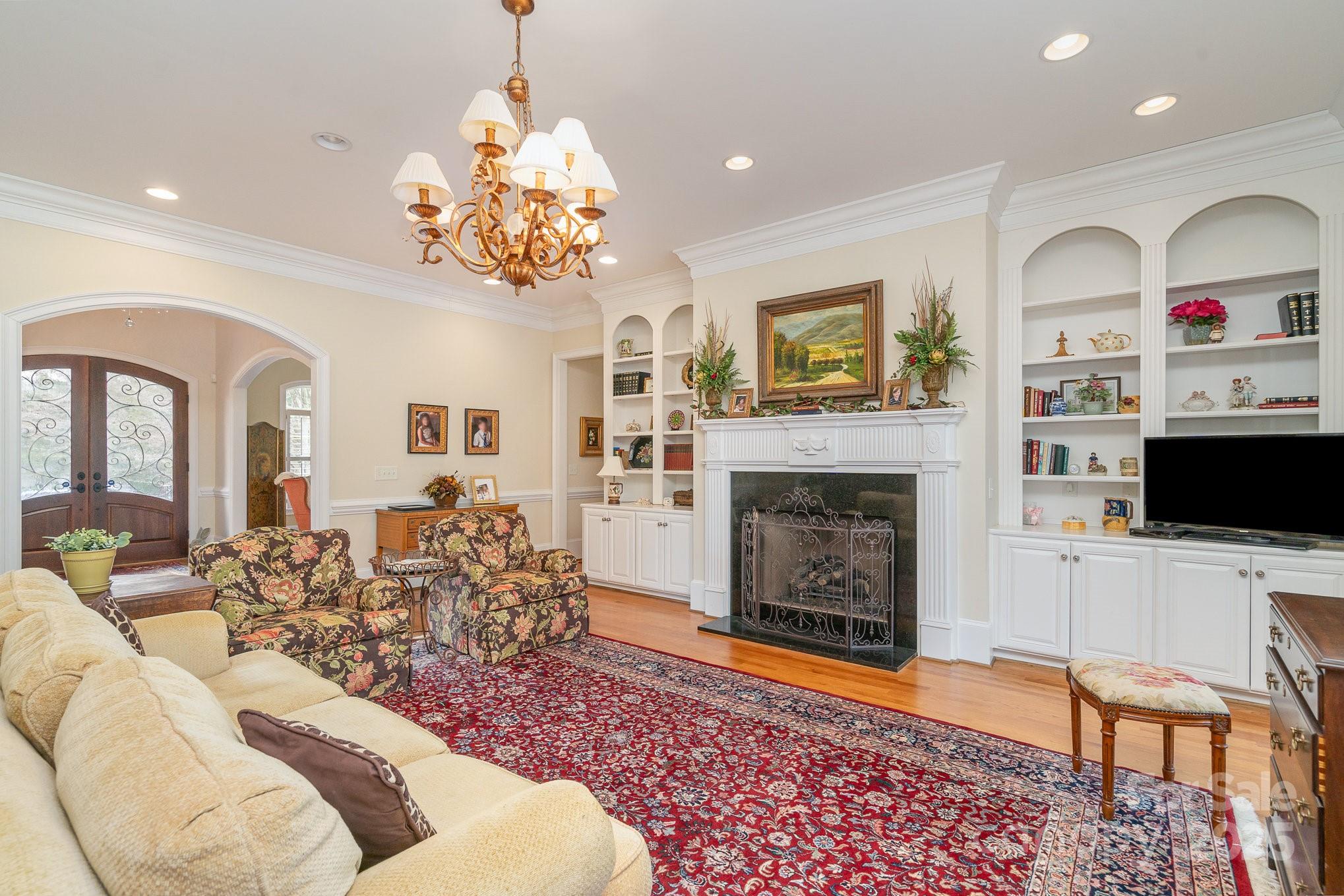 4421 Windwood Circle