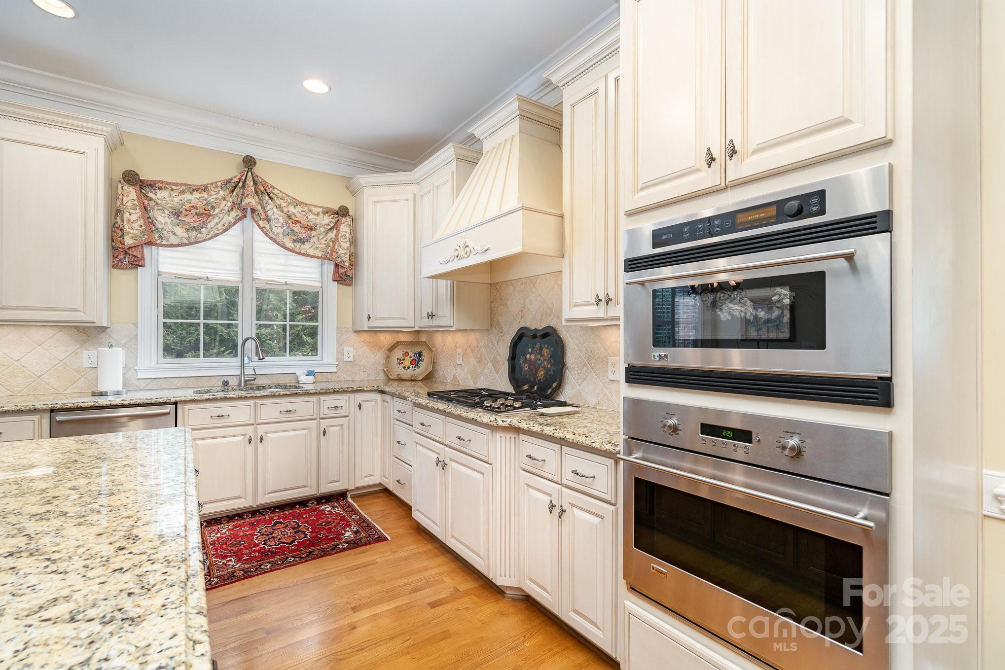 4421 Windwood Circle