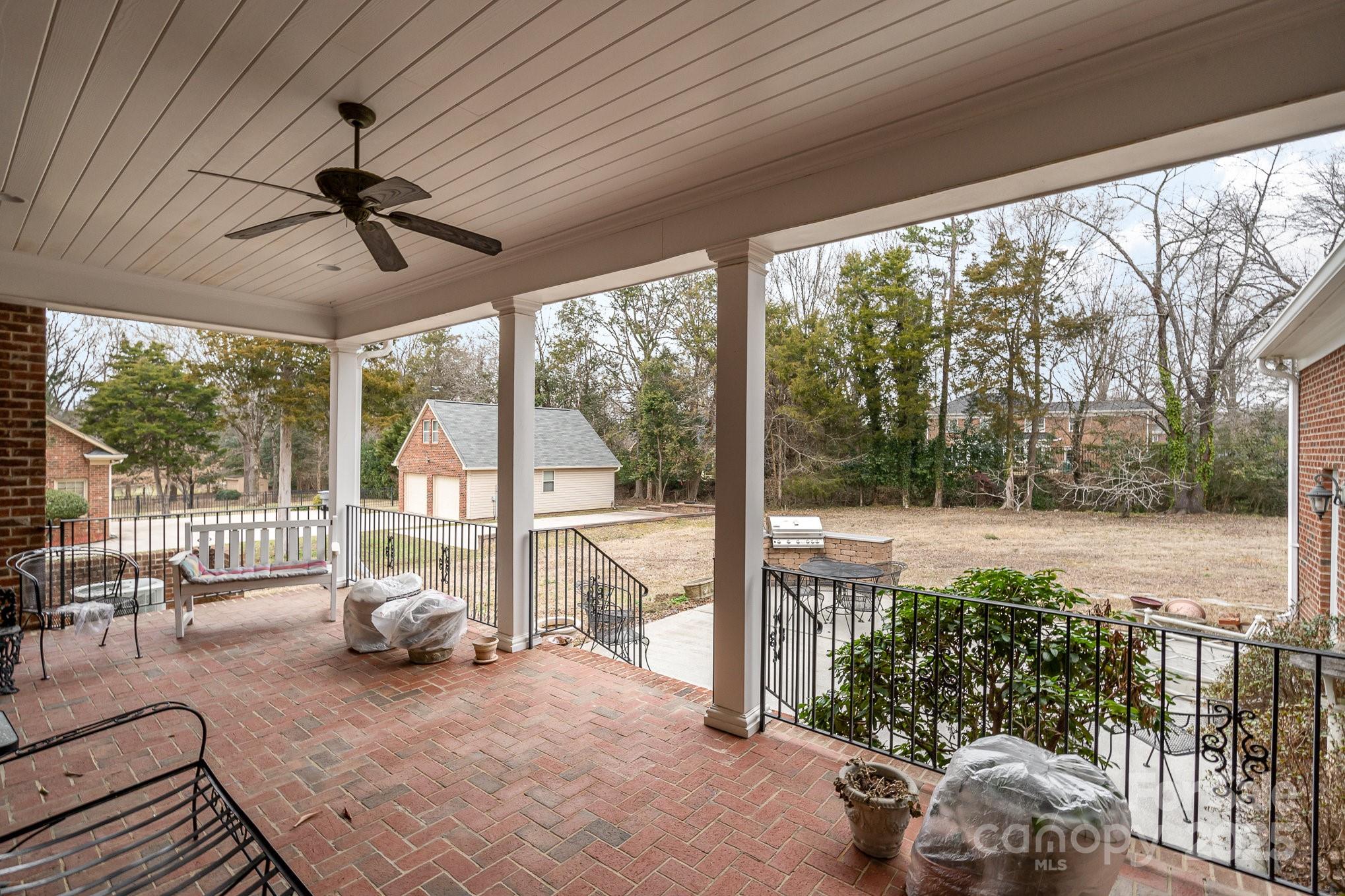 4421 Windwood Circle
