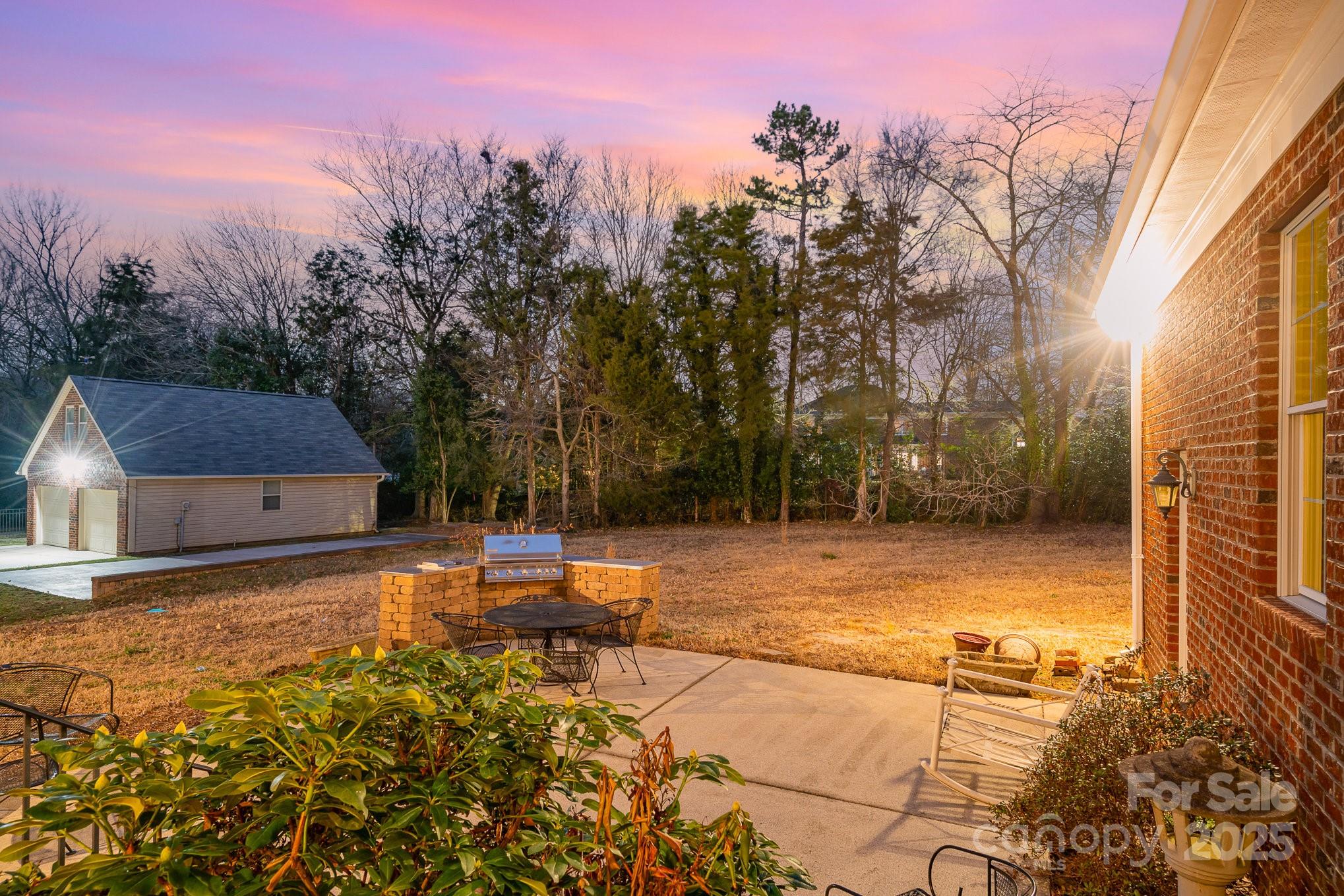 4421 Windwood Circle
