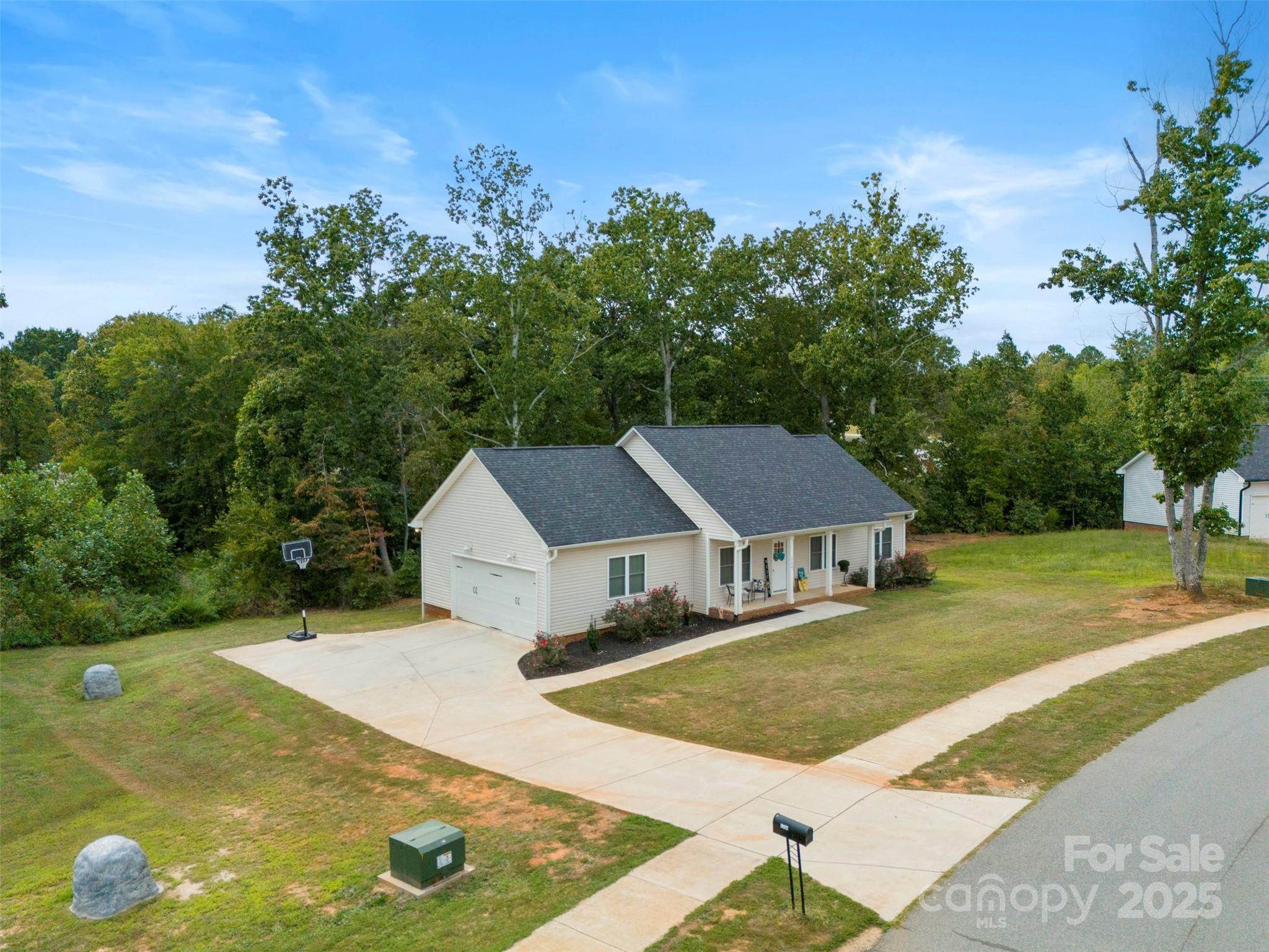 1706 Ivey Court