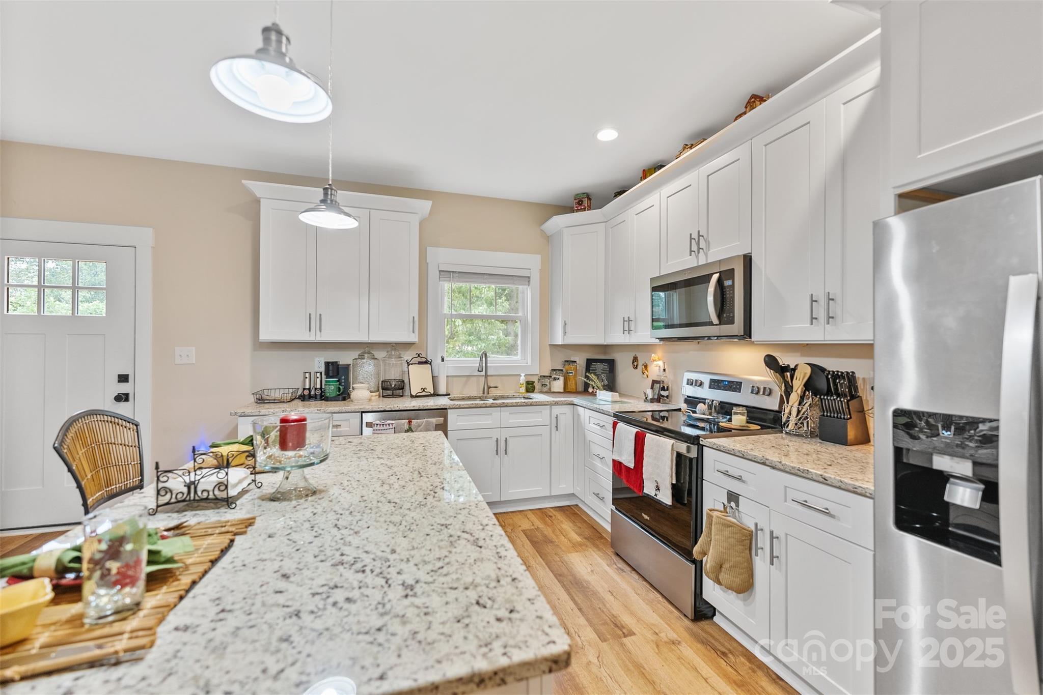 1706 Ivey Court