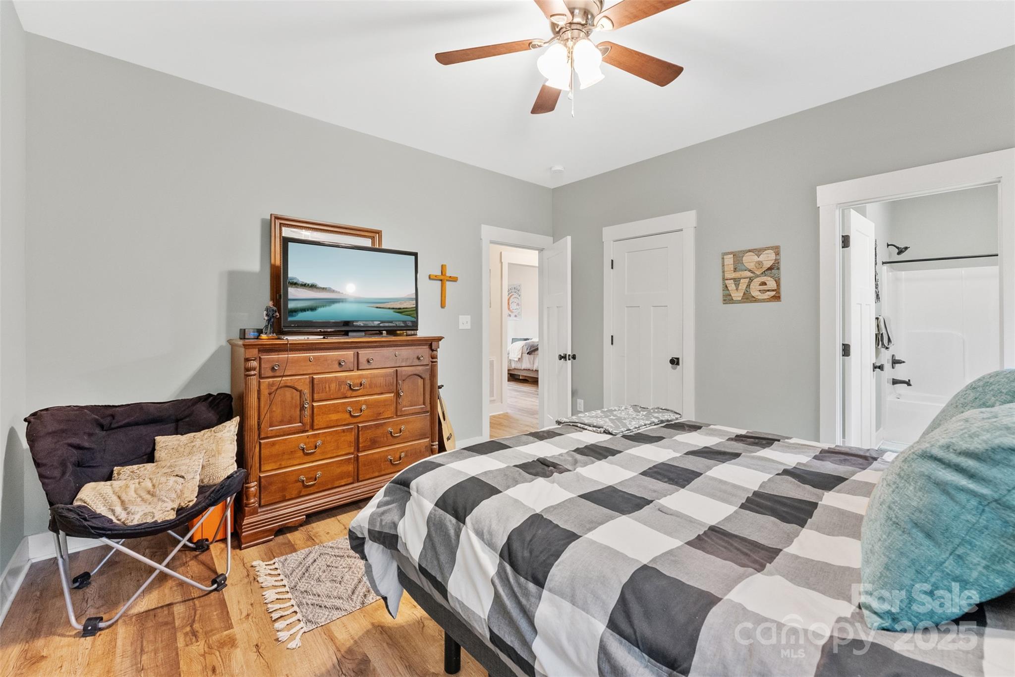 1706 Ivey Court