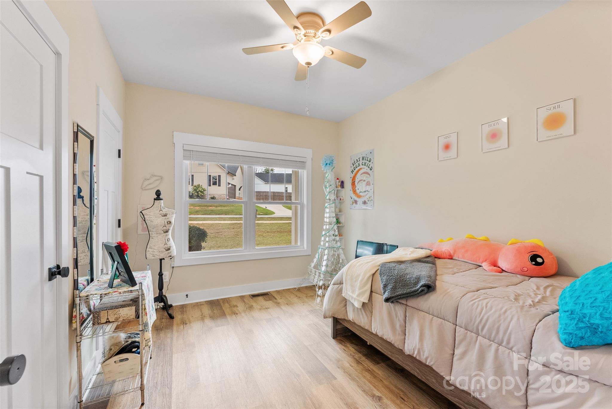 1706 Ivey Court