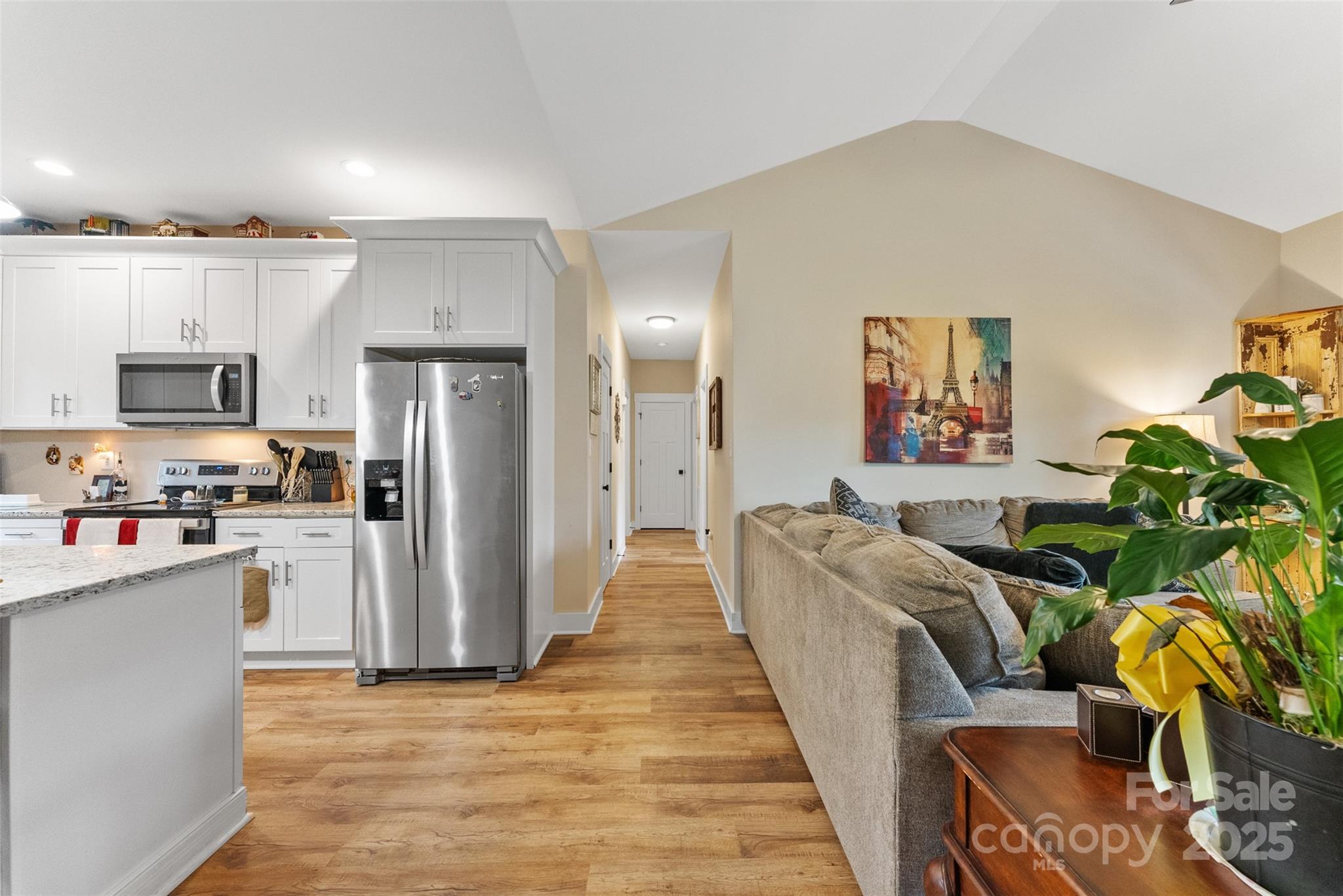 1706 Ivey Court
