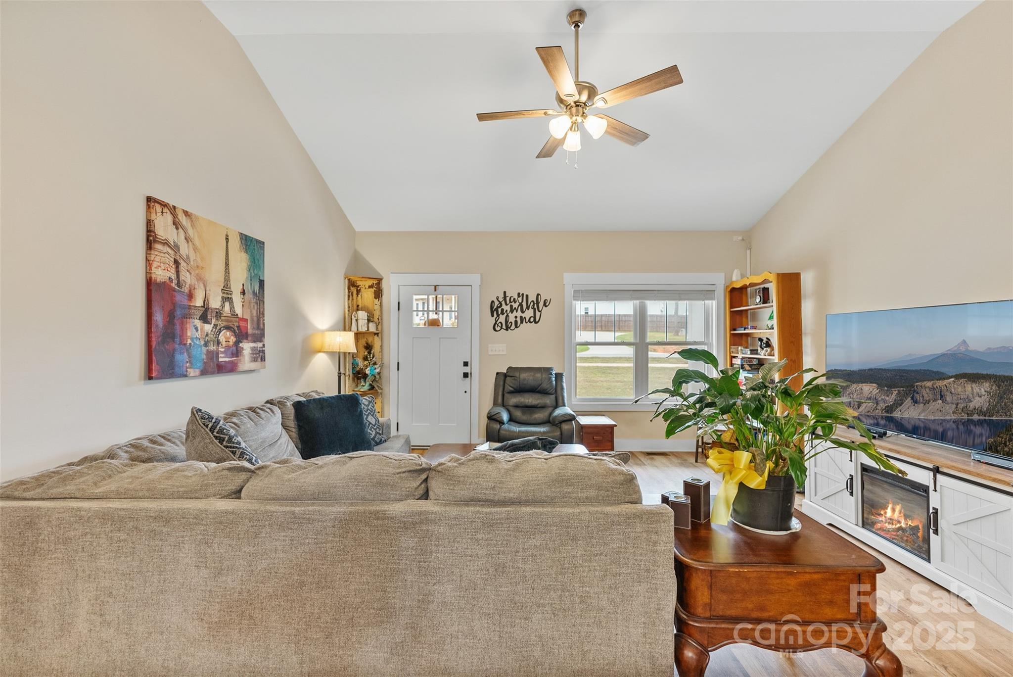 1706 Ivey Court