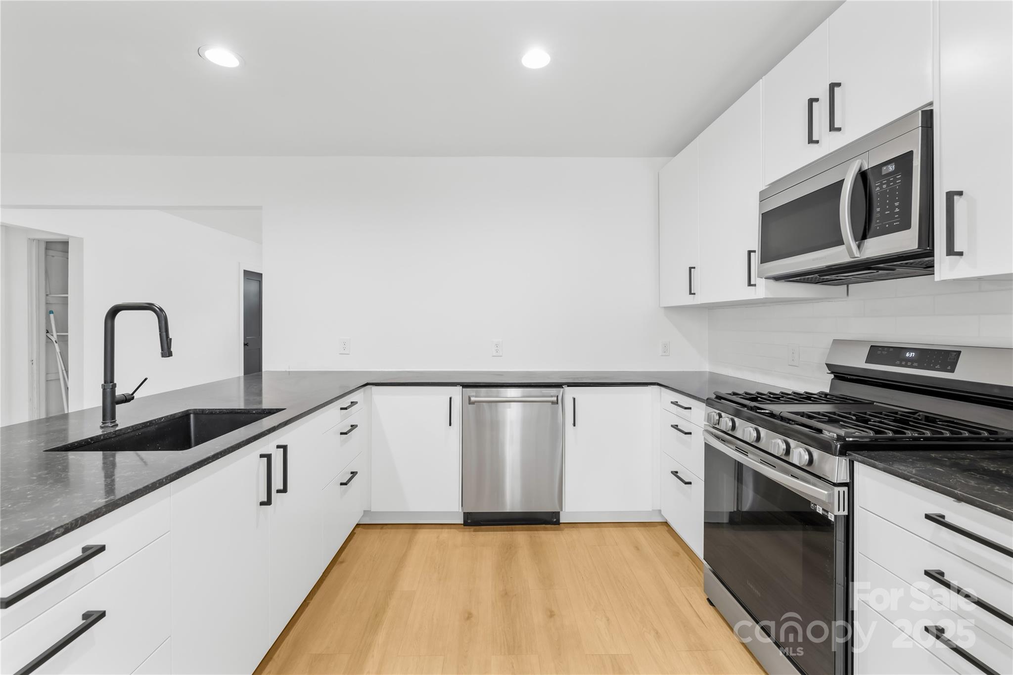 1409 Effingham Road