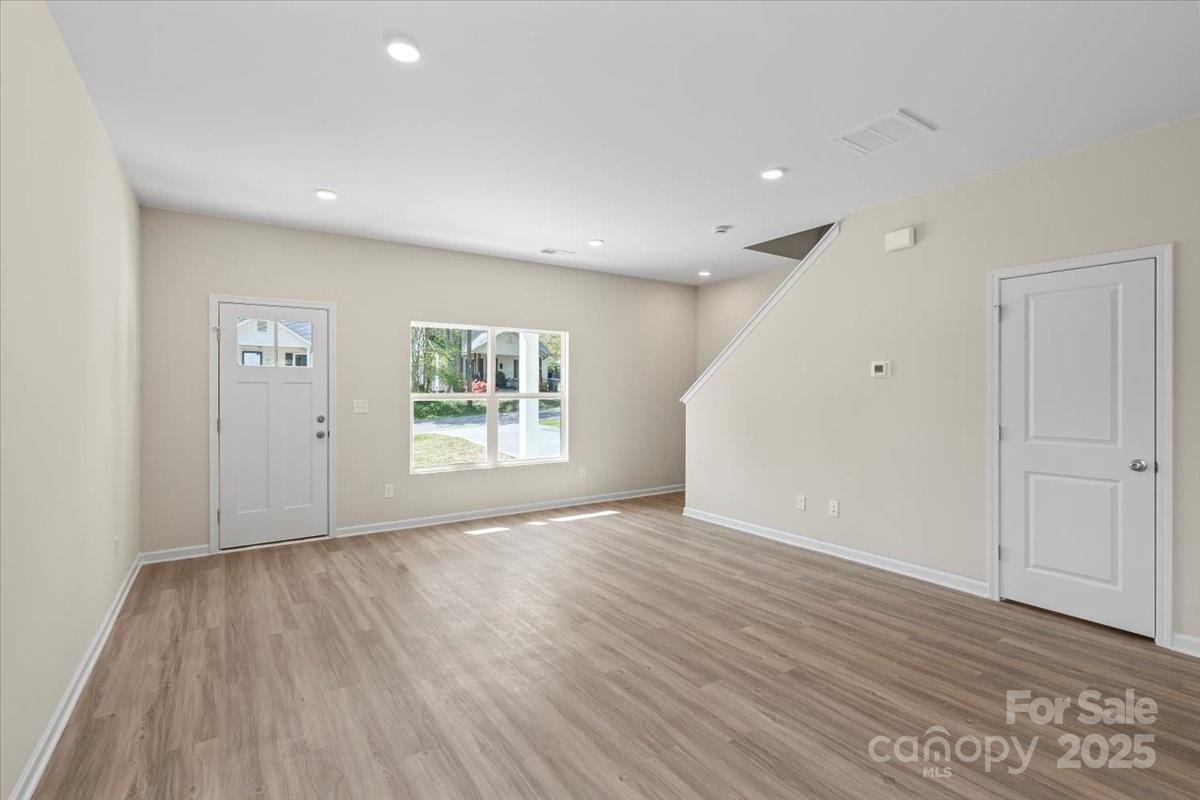 808 Carolyn Avenue