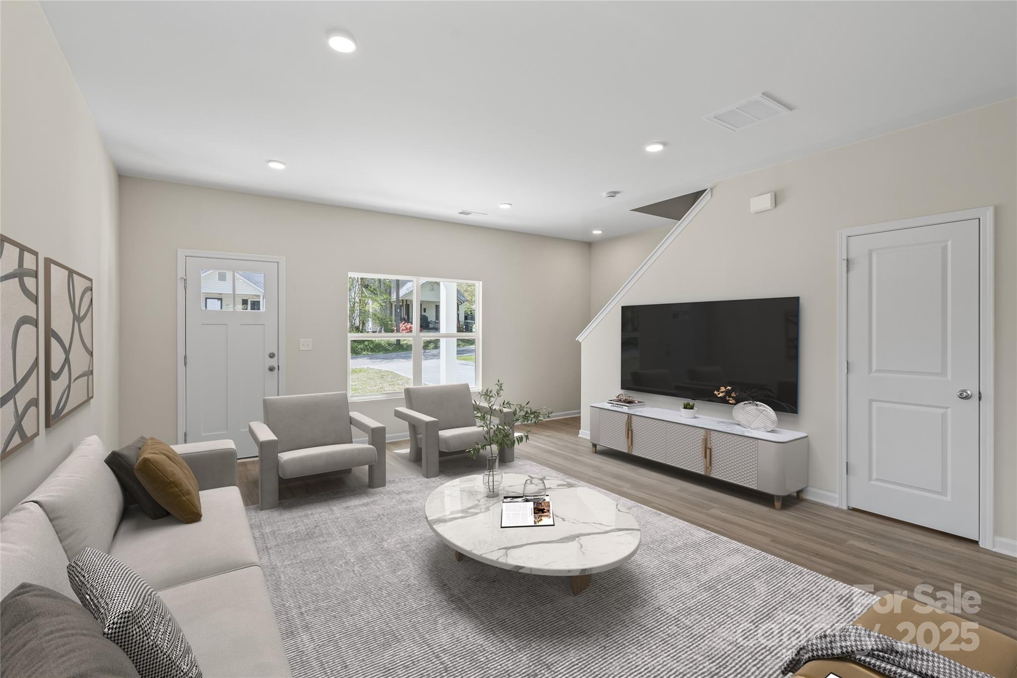 808 Carolyn Avenue