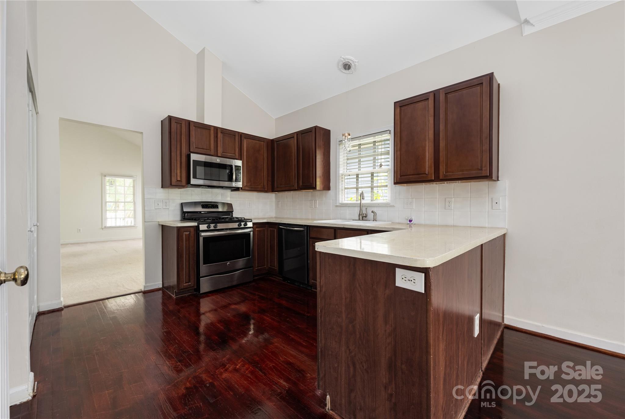 14105 Garden District Row