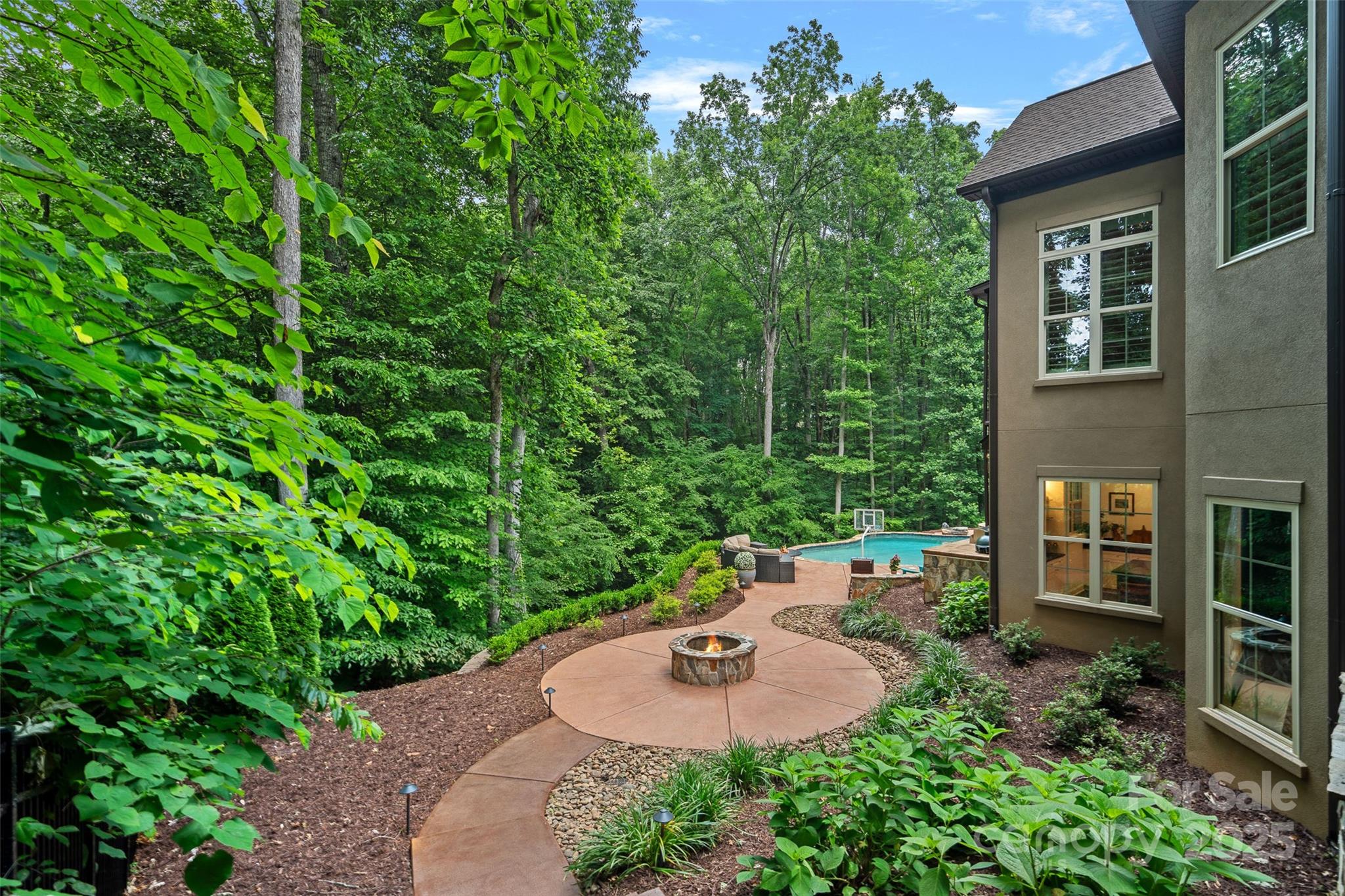 117 Walking Horse Trail