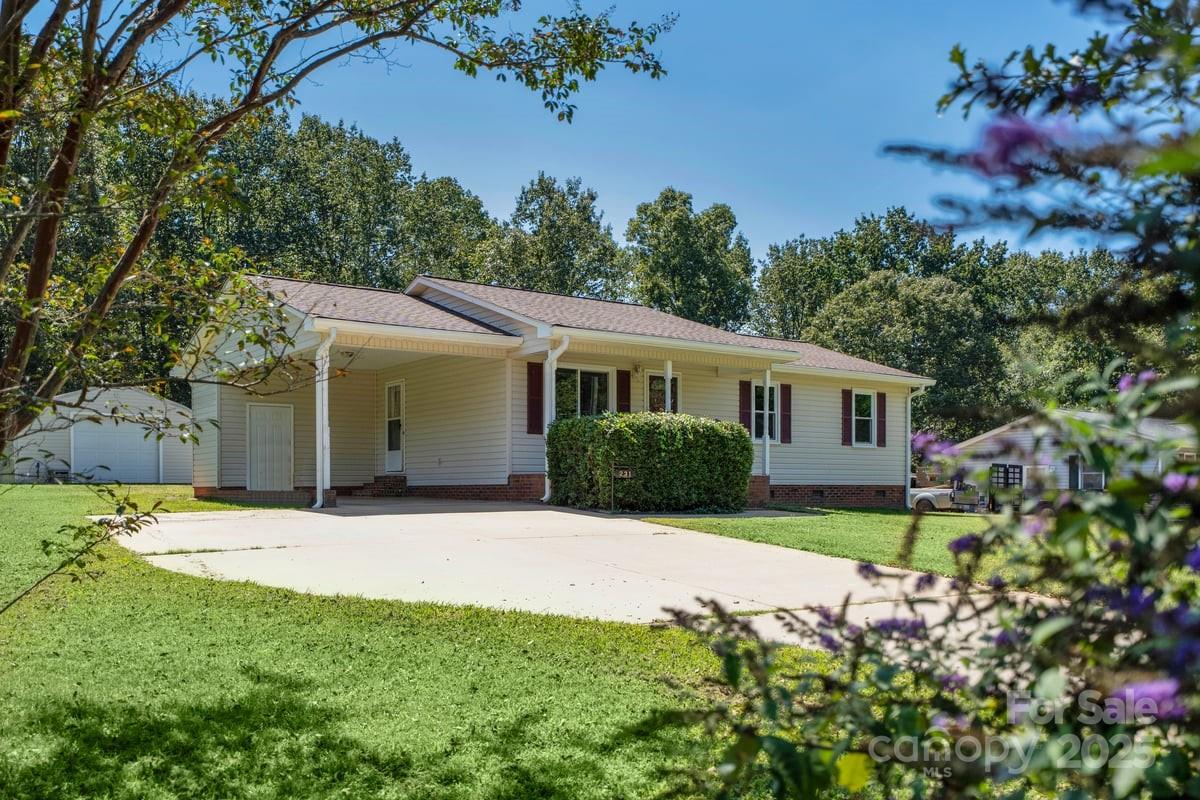 231 Pineland Avenue