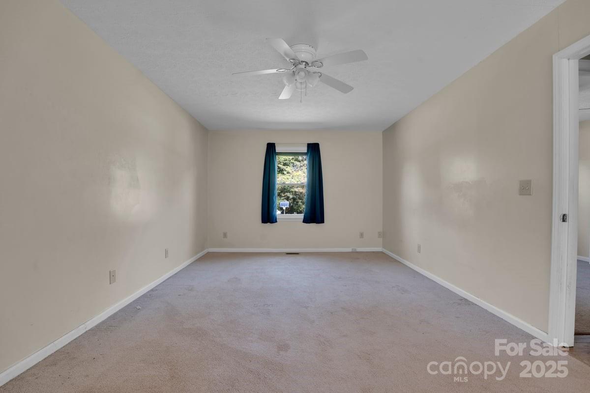 231 Pineland Avenue