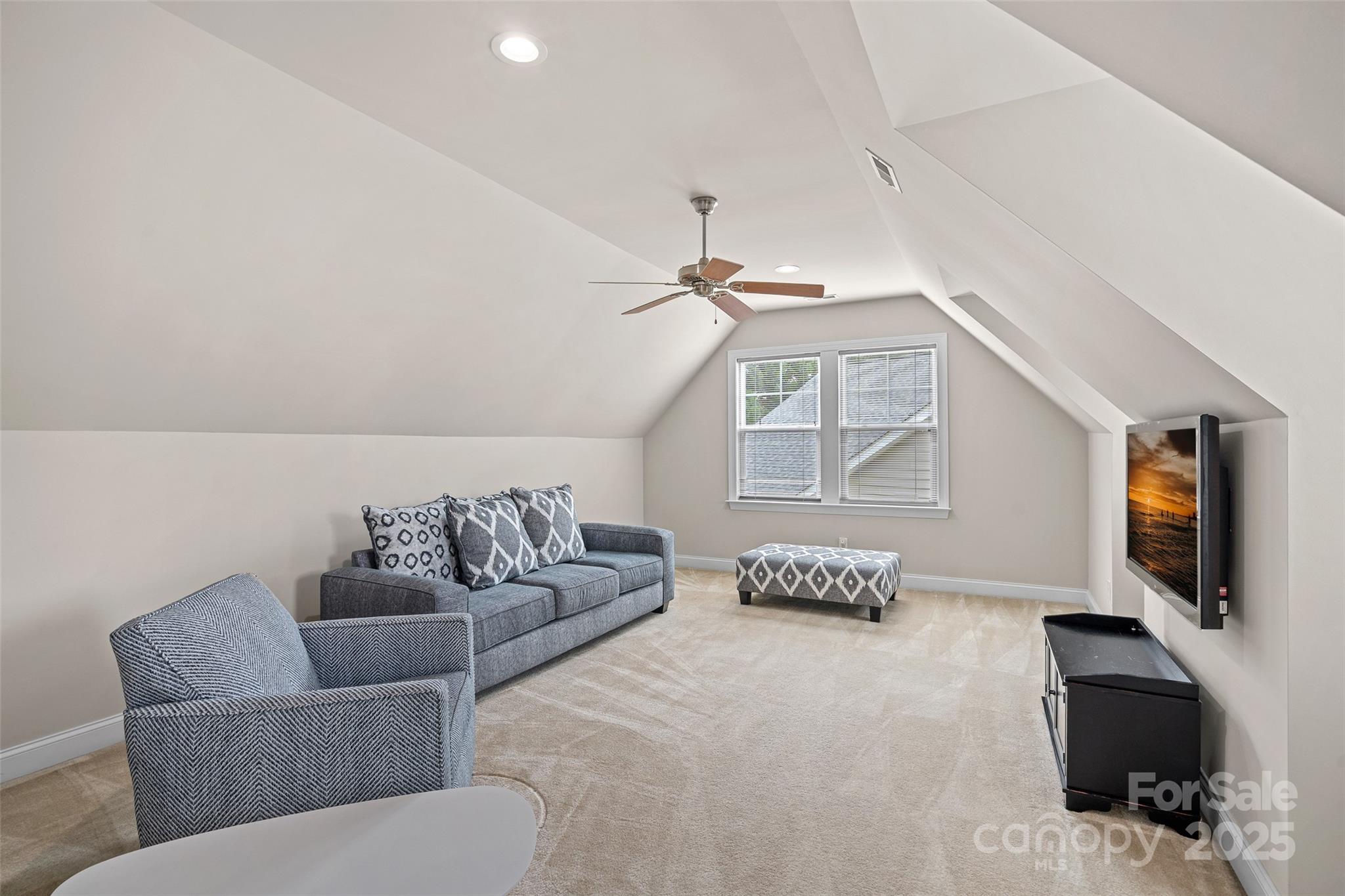 3029 Scottcrest Way
