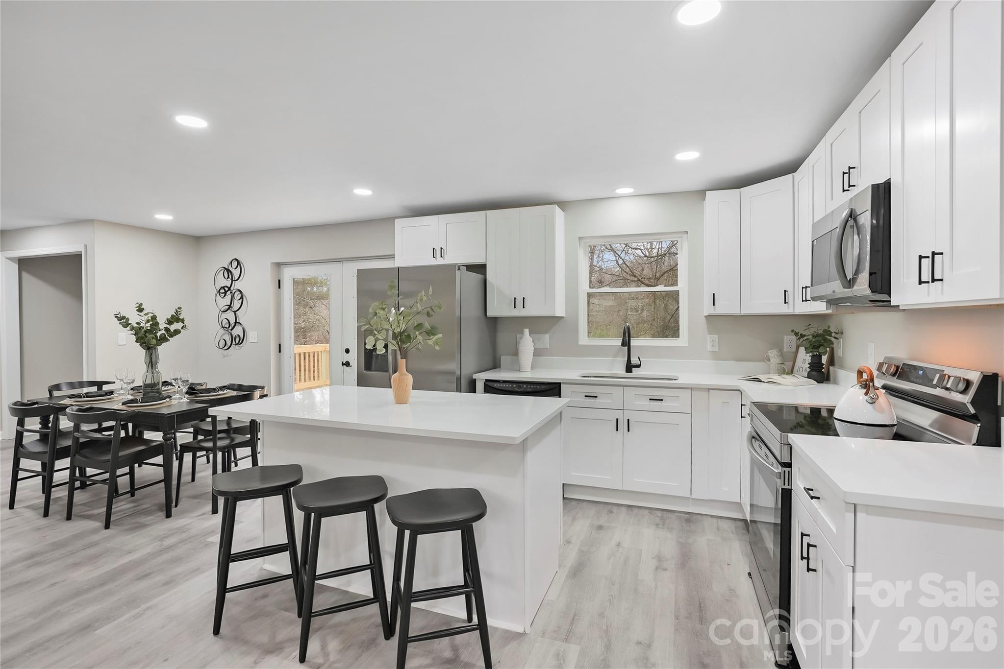 824 Kentberry Drive