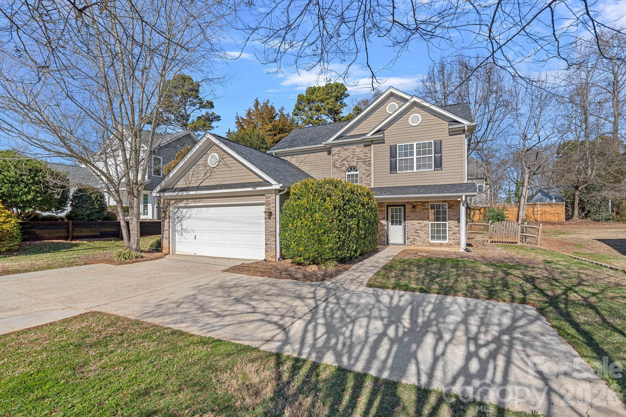 248 Commodore Loop