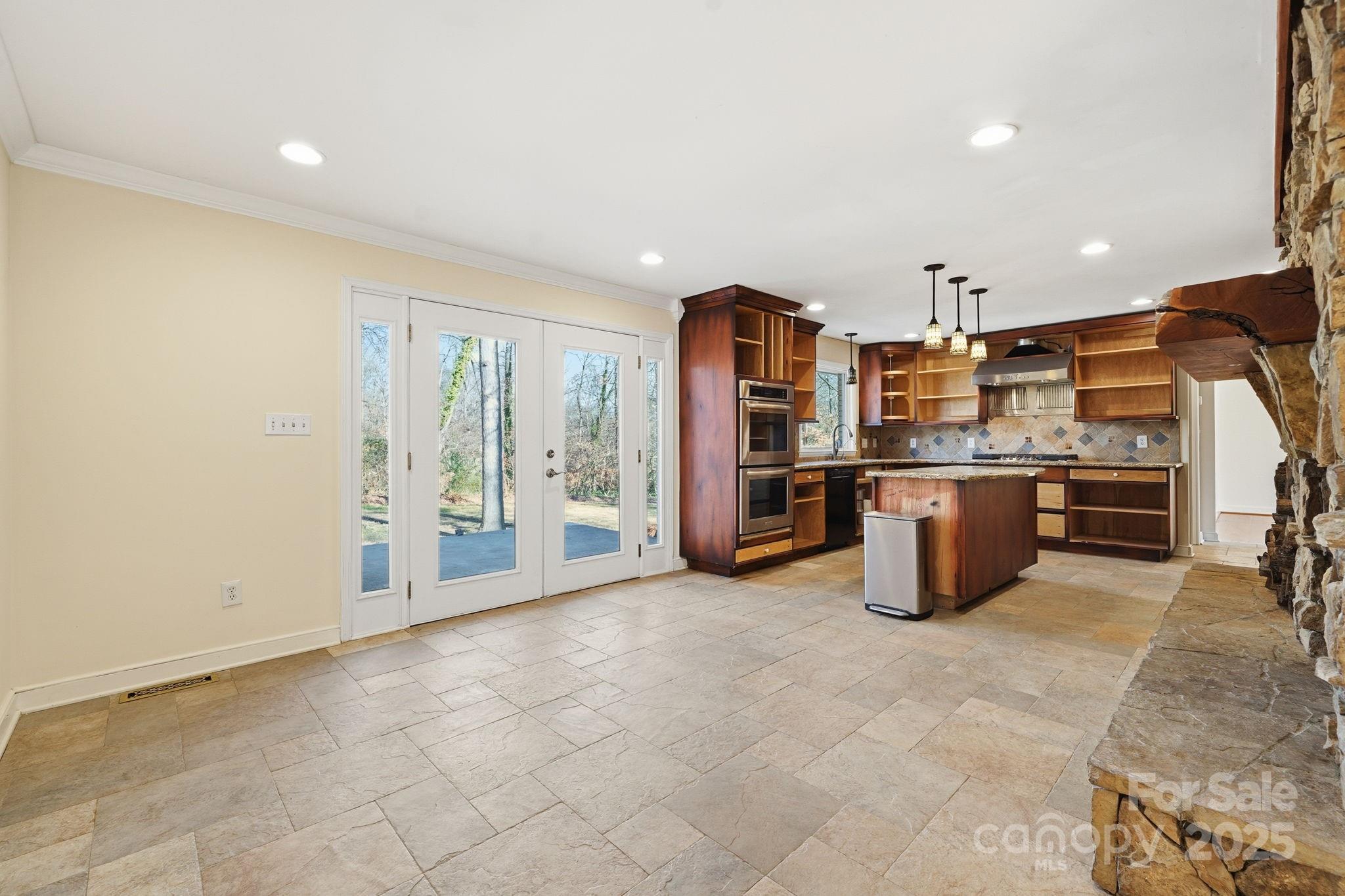 138 Kingsway Circle