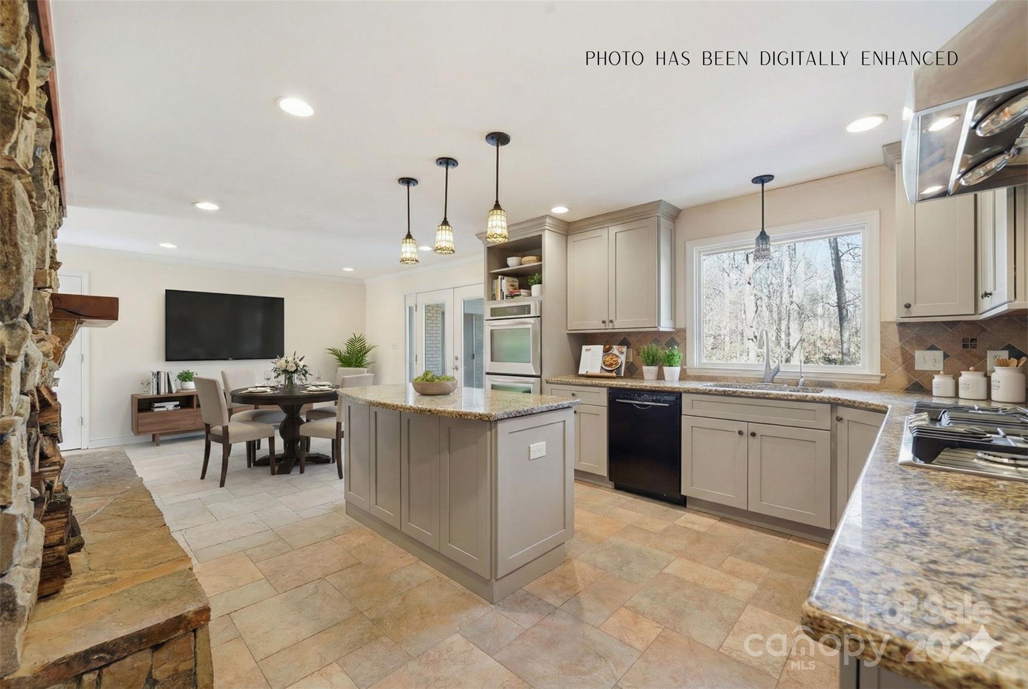 138 Kingsway Circle