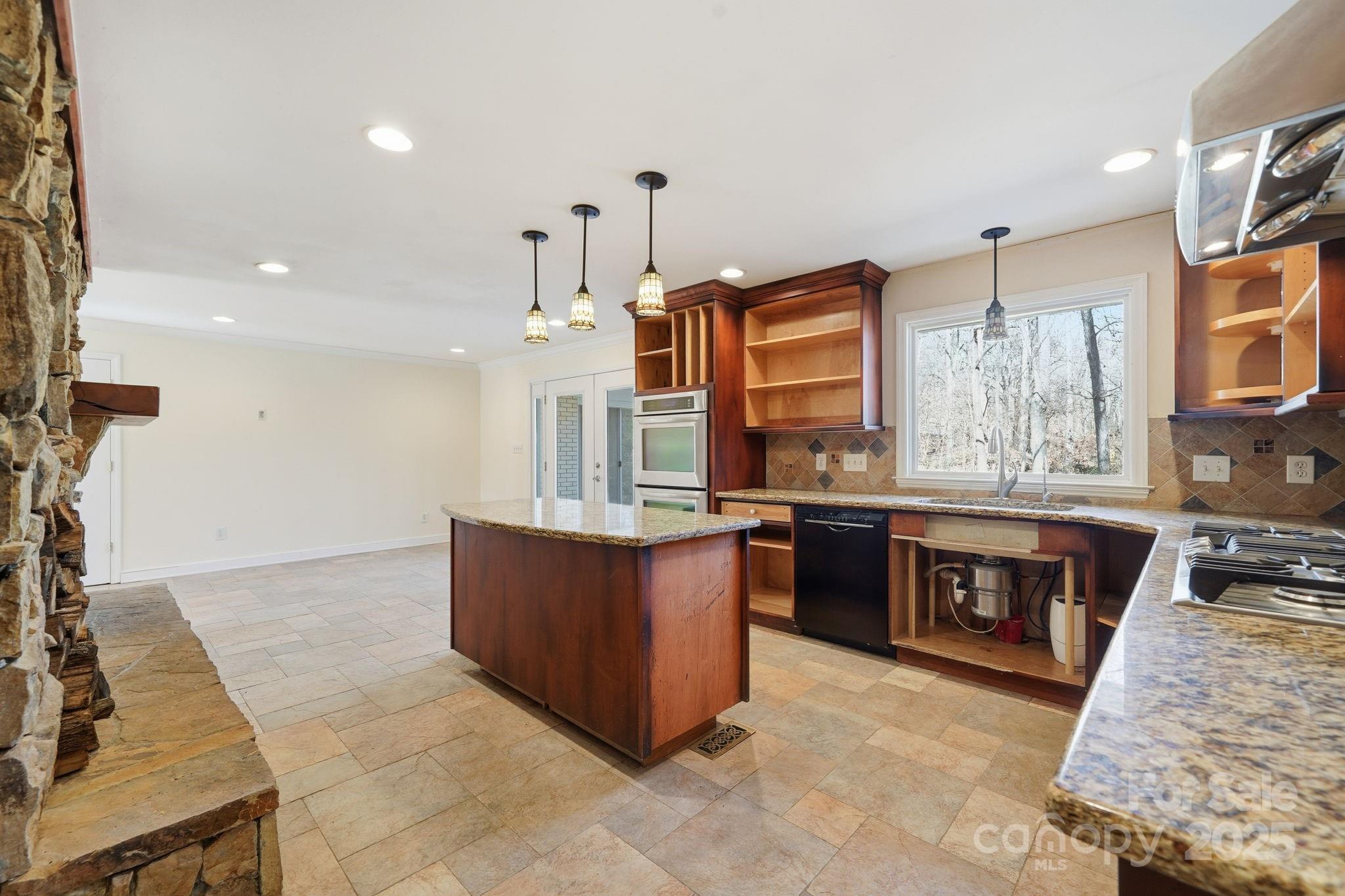 138 Kingsway Circle