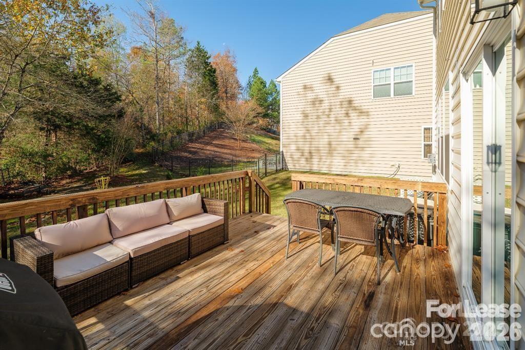 10745 Sapphire Trail