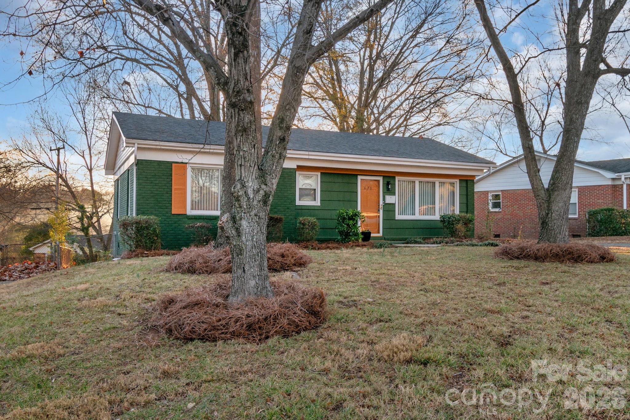 621 Reeves Court
