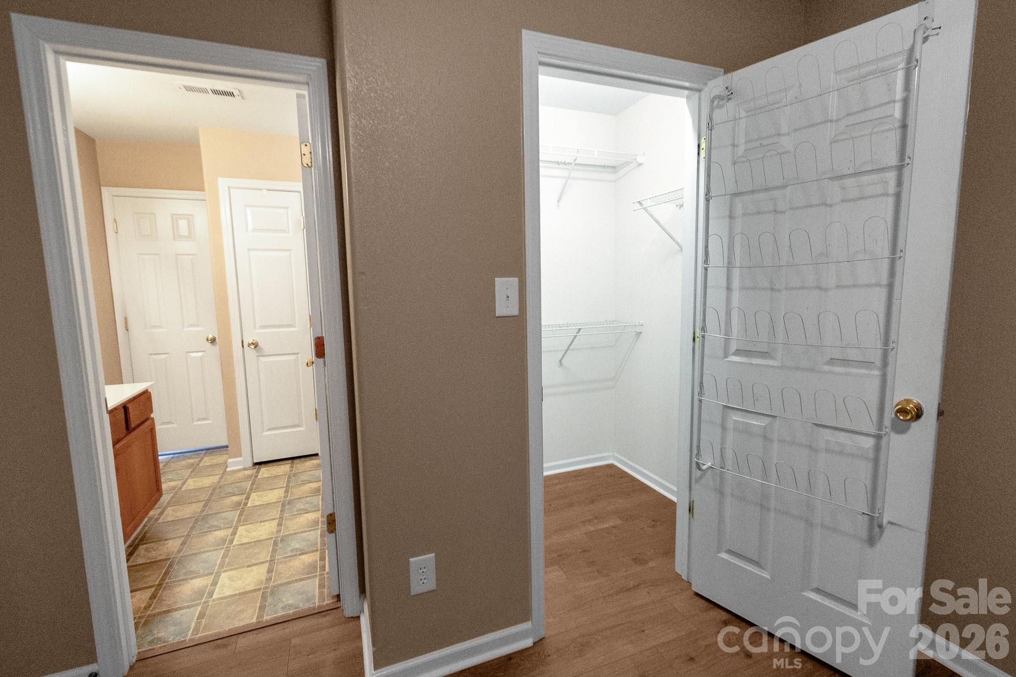 1922 Willie Worrell Drive