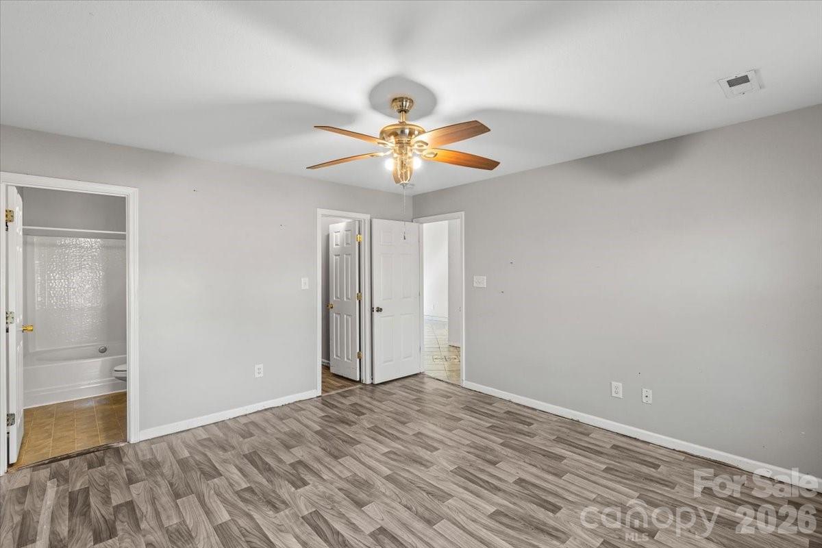 1528 Oakdale Green Drive