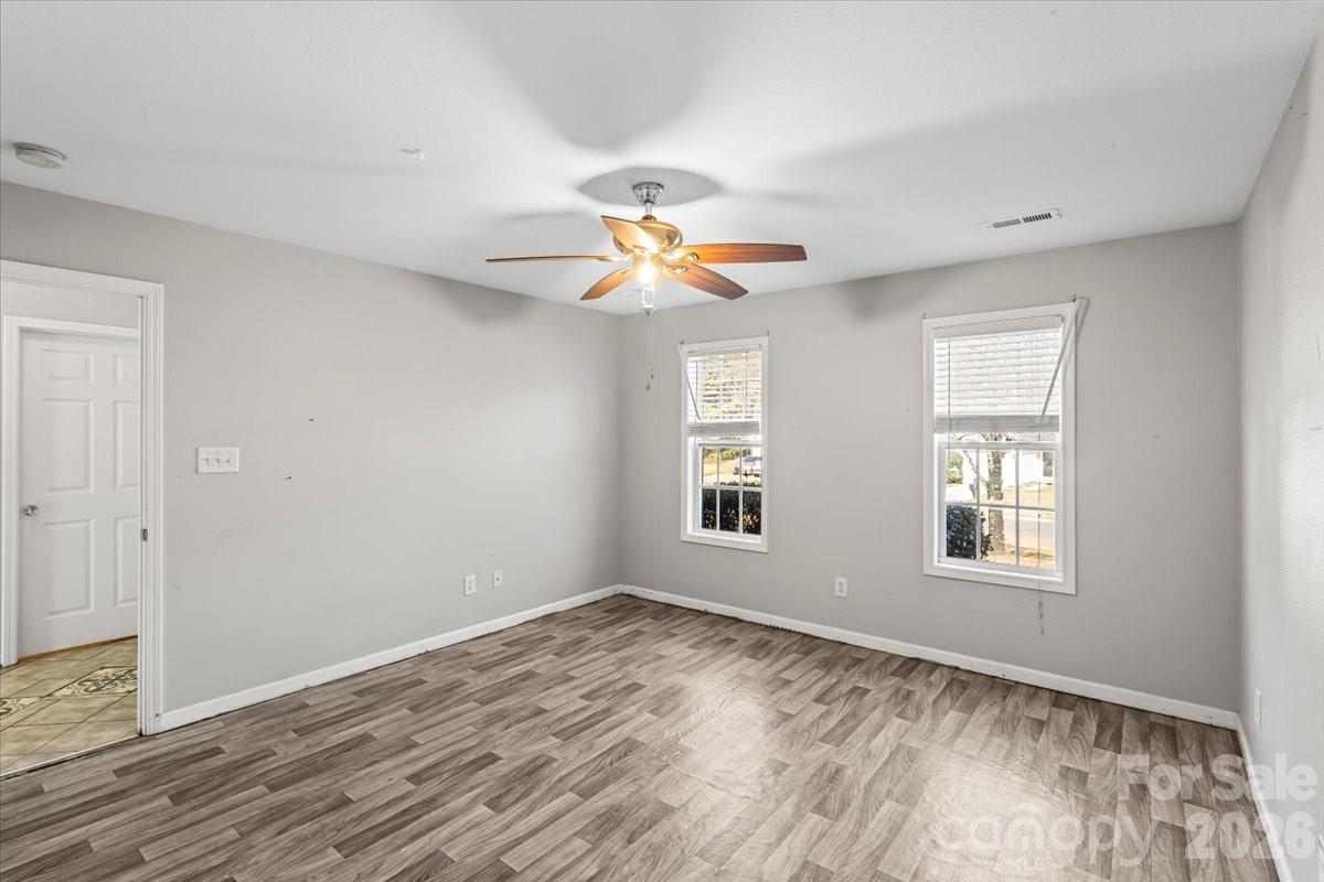 1528 Oakdale Green Drive