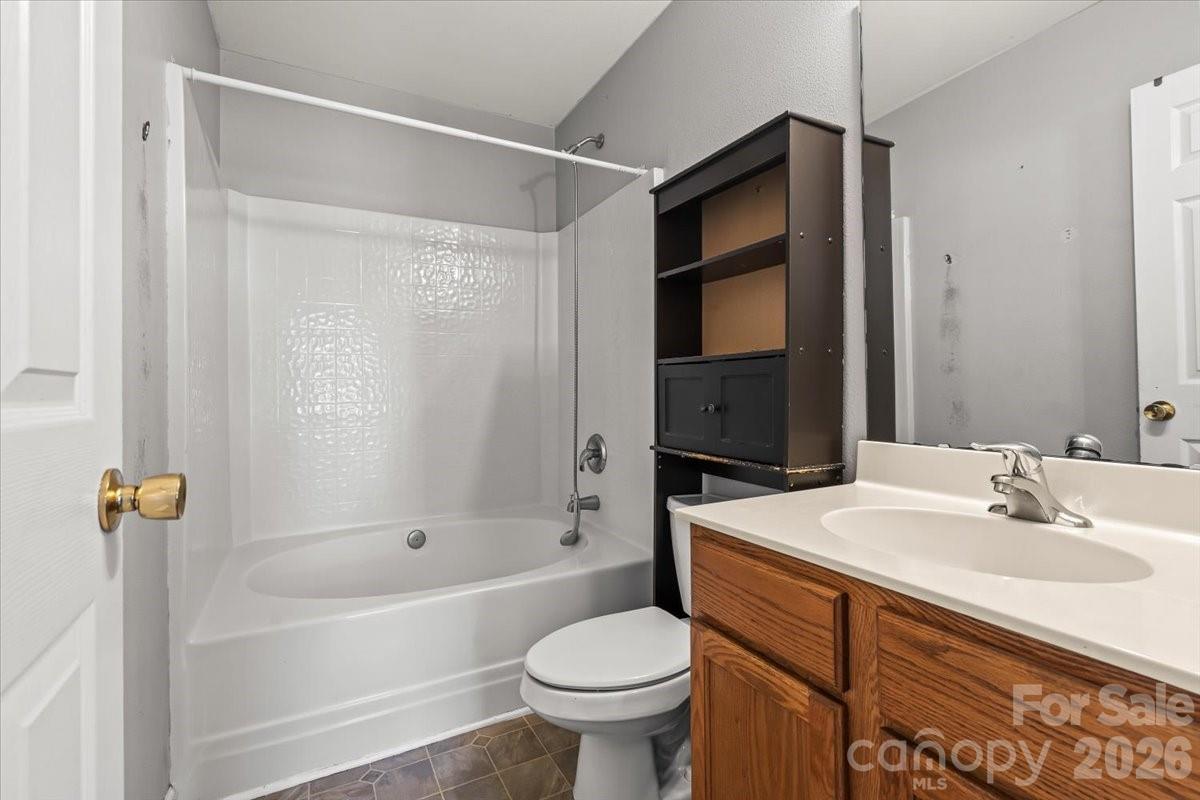 1528 Oakdale Green Drive