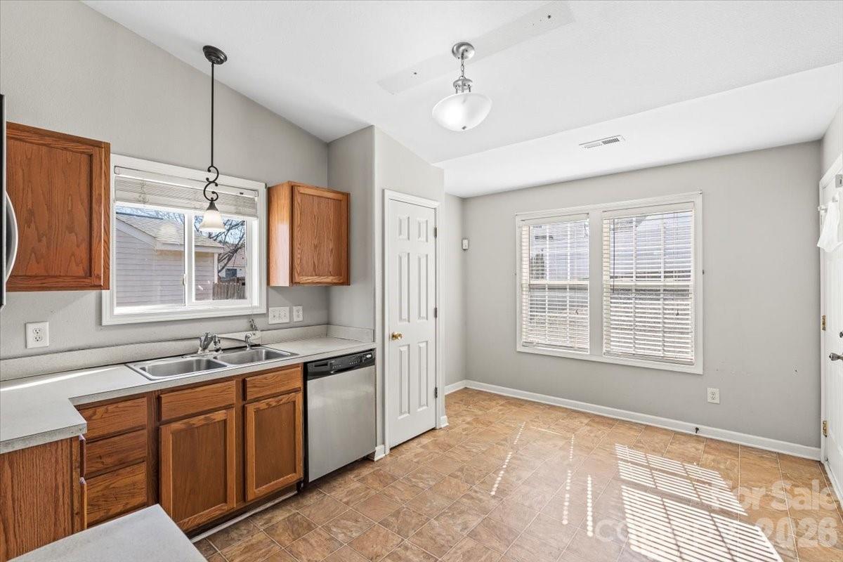 1528 Oakdale Green Drive