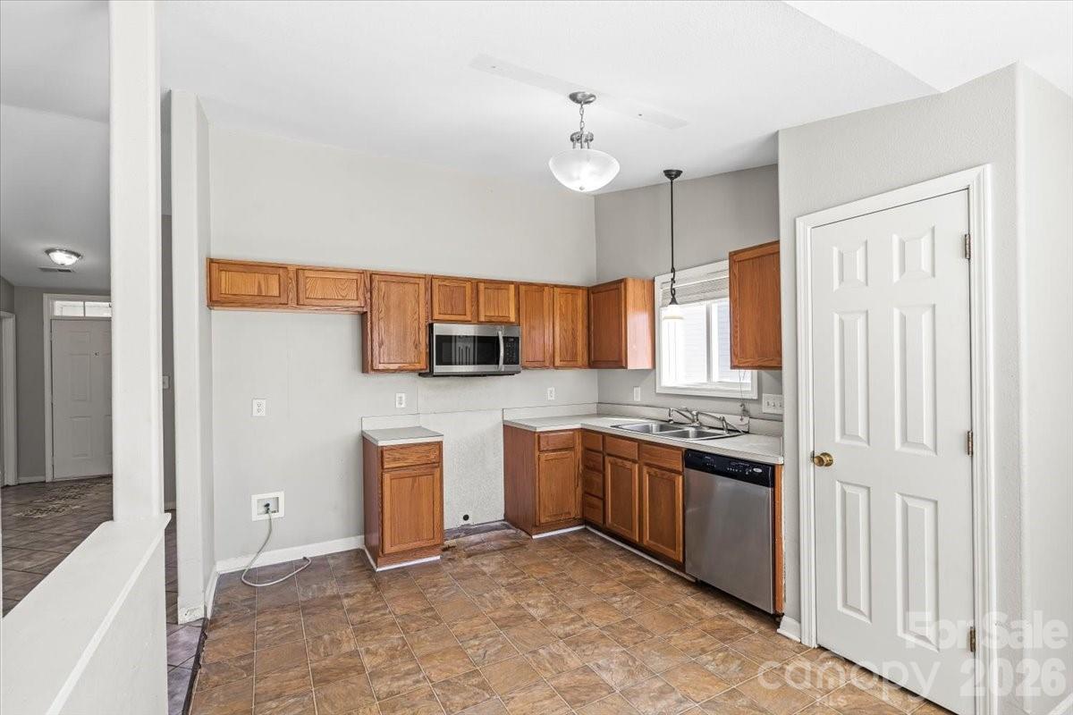 1528 Oakdale Green Drive