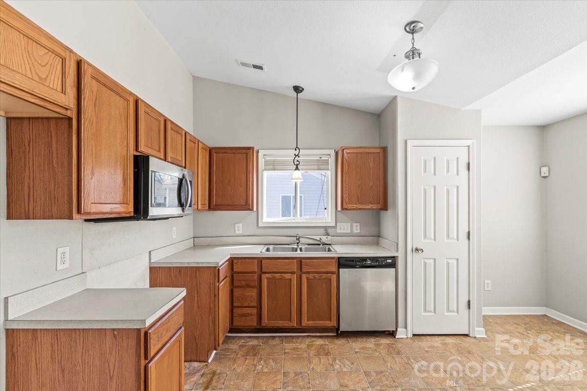 1528 Oakdale Green Drive