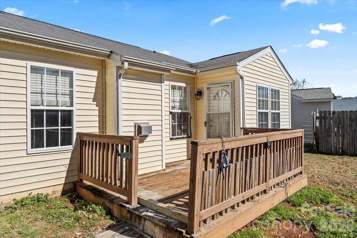 1528 Oakdale Green Drive