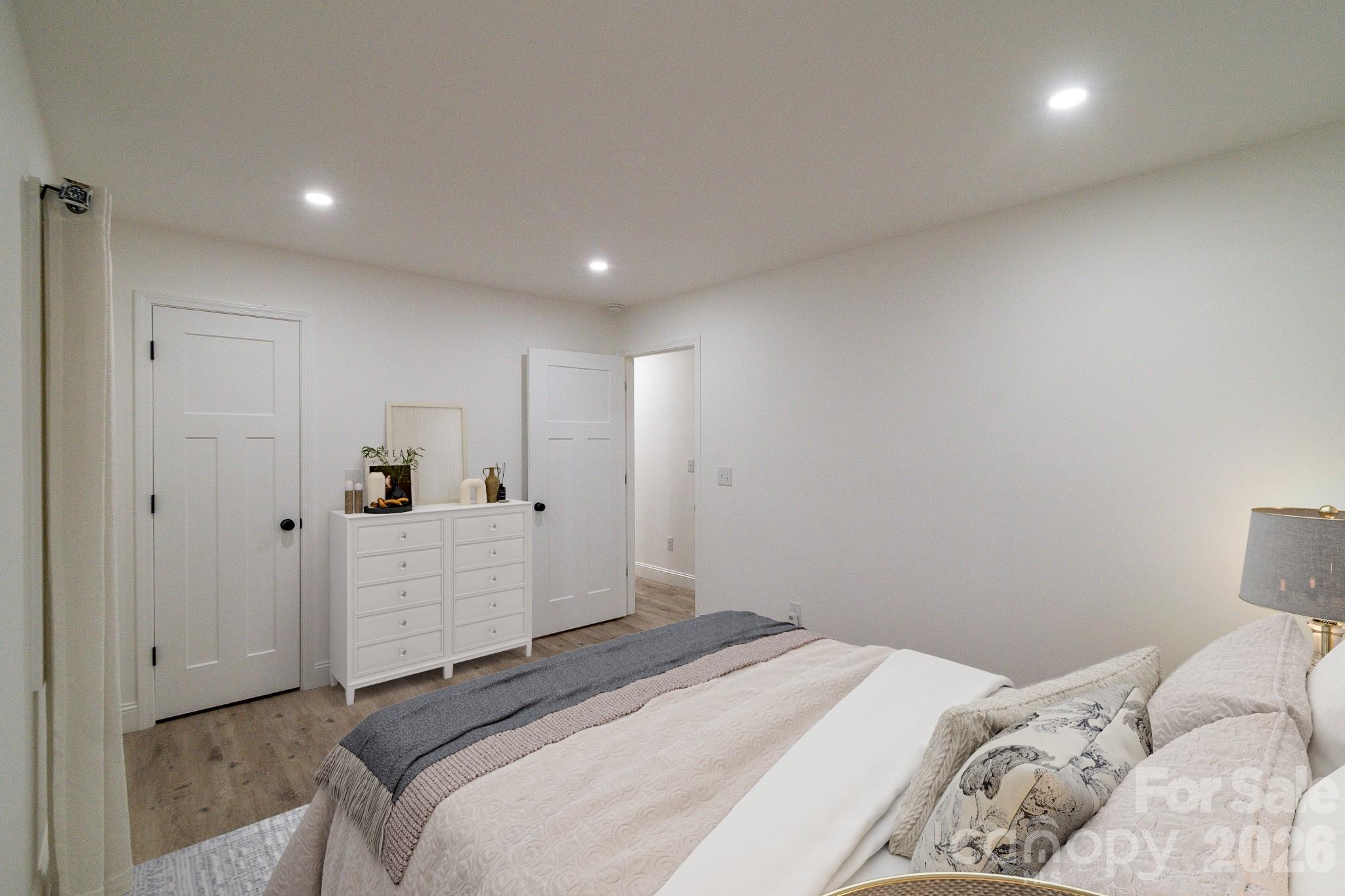 908 Woodside Drive