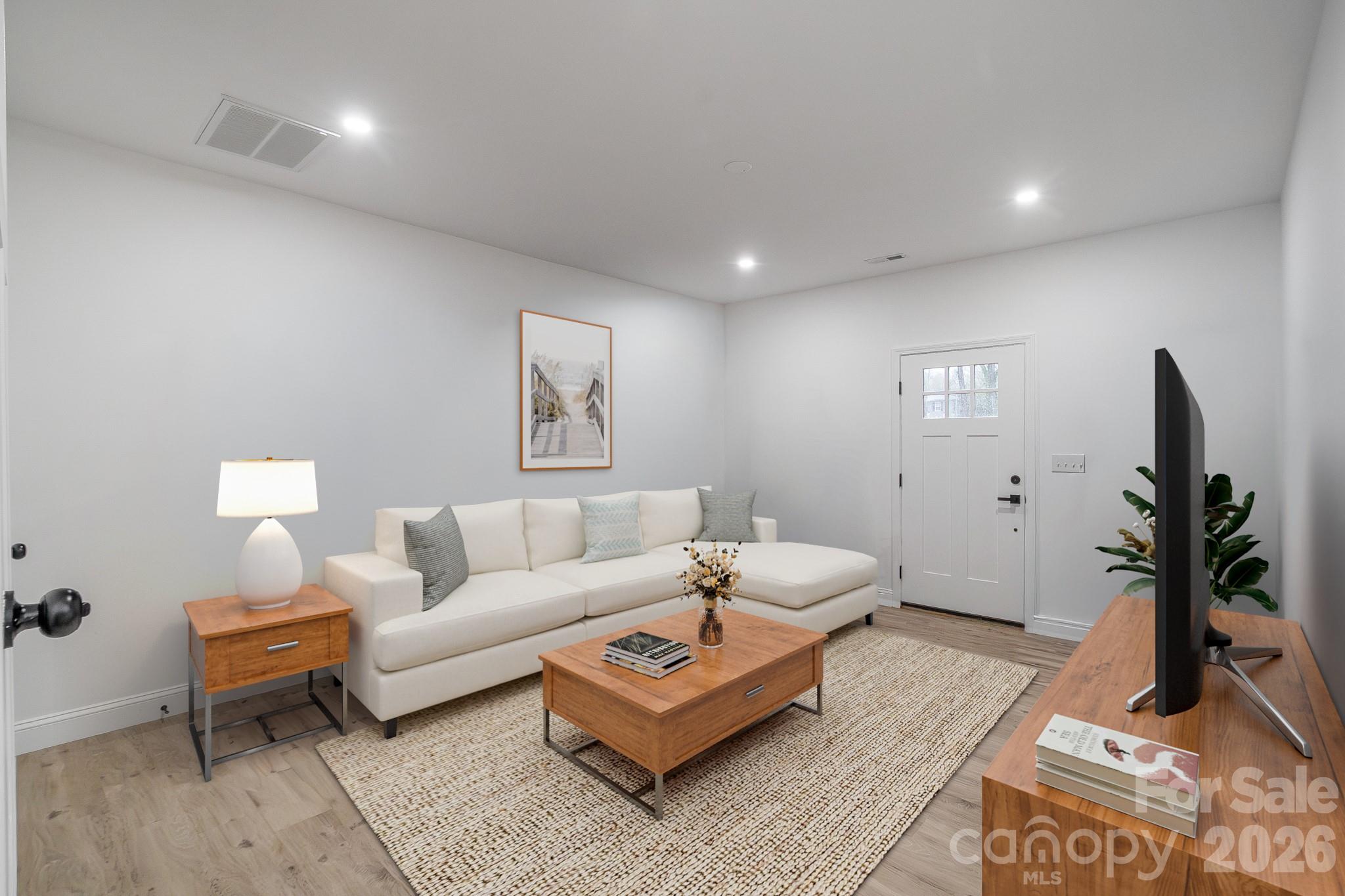 908 Woodside Drive