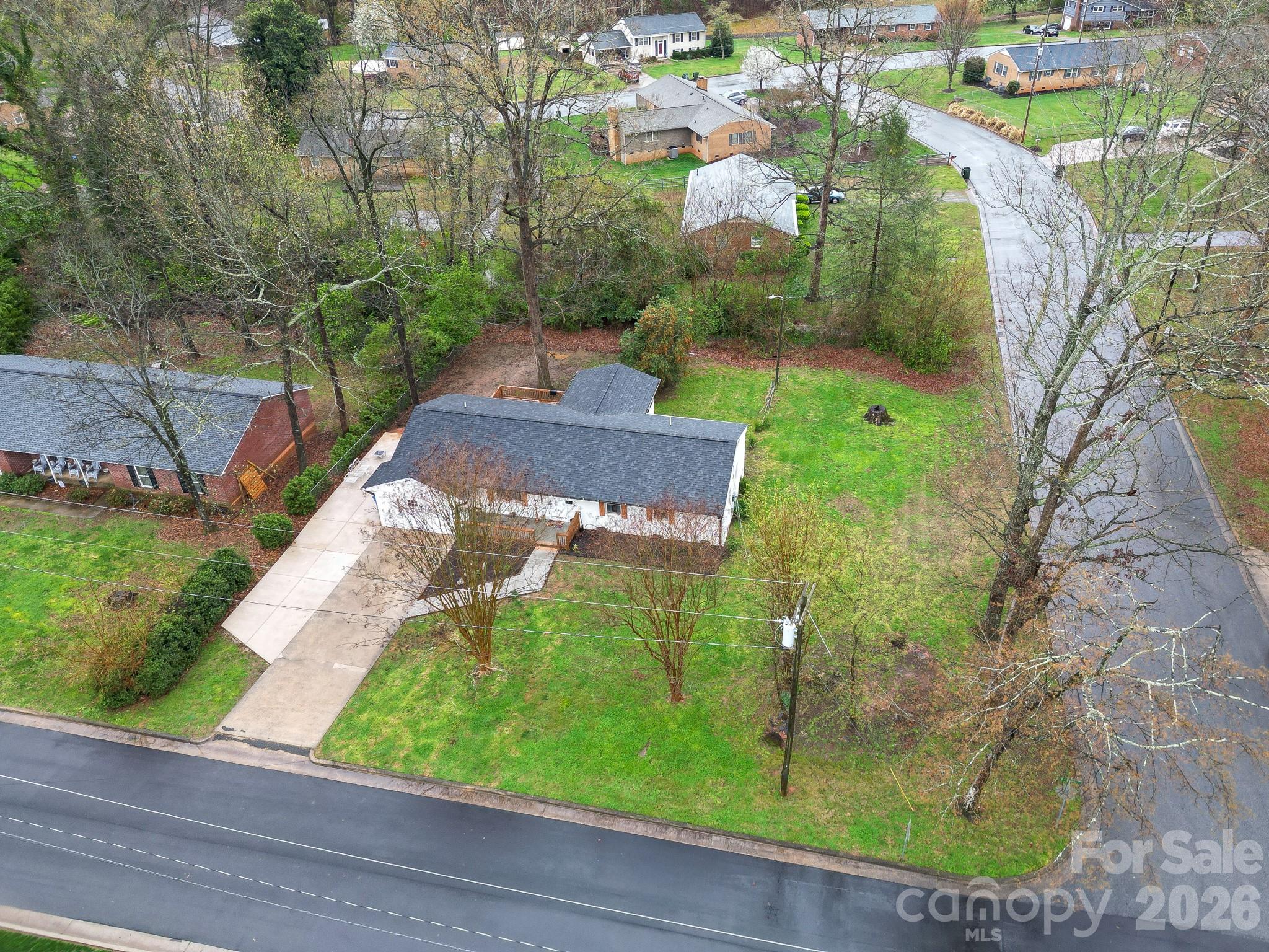 908 Woodside Drive