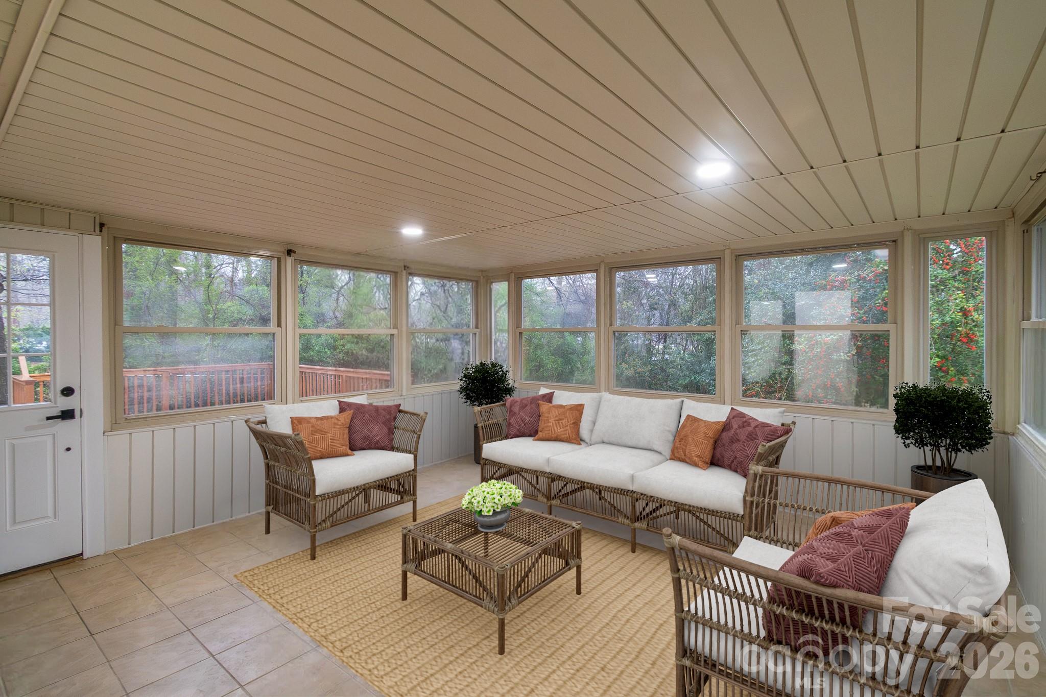 908 Woodside Drive