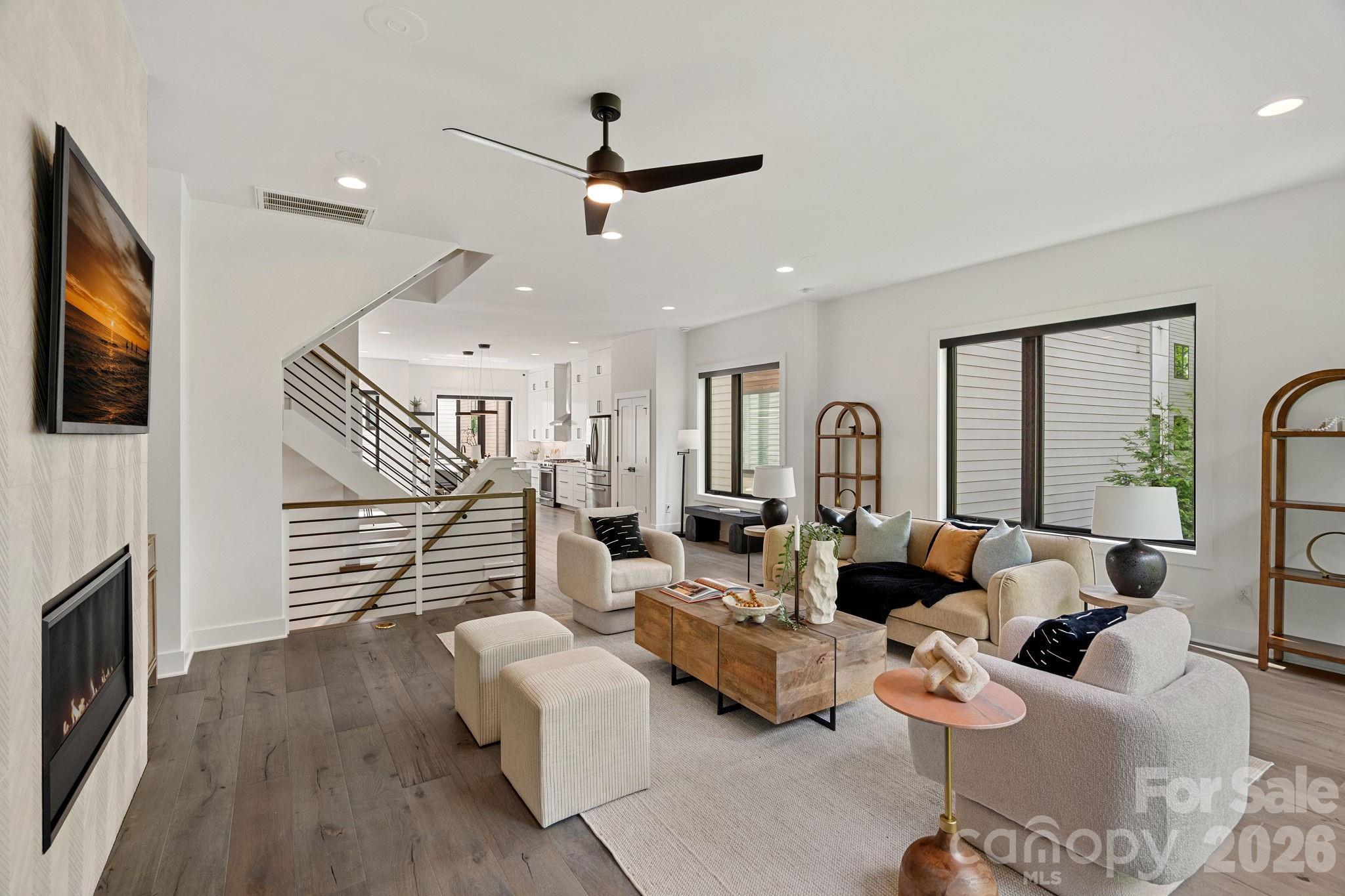 1006 Westbrook Drive Unit: B