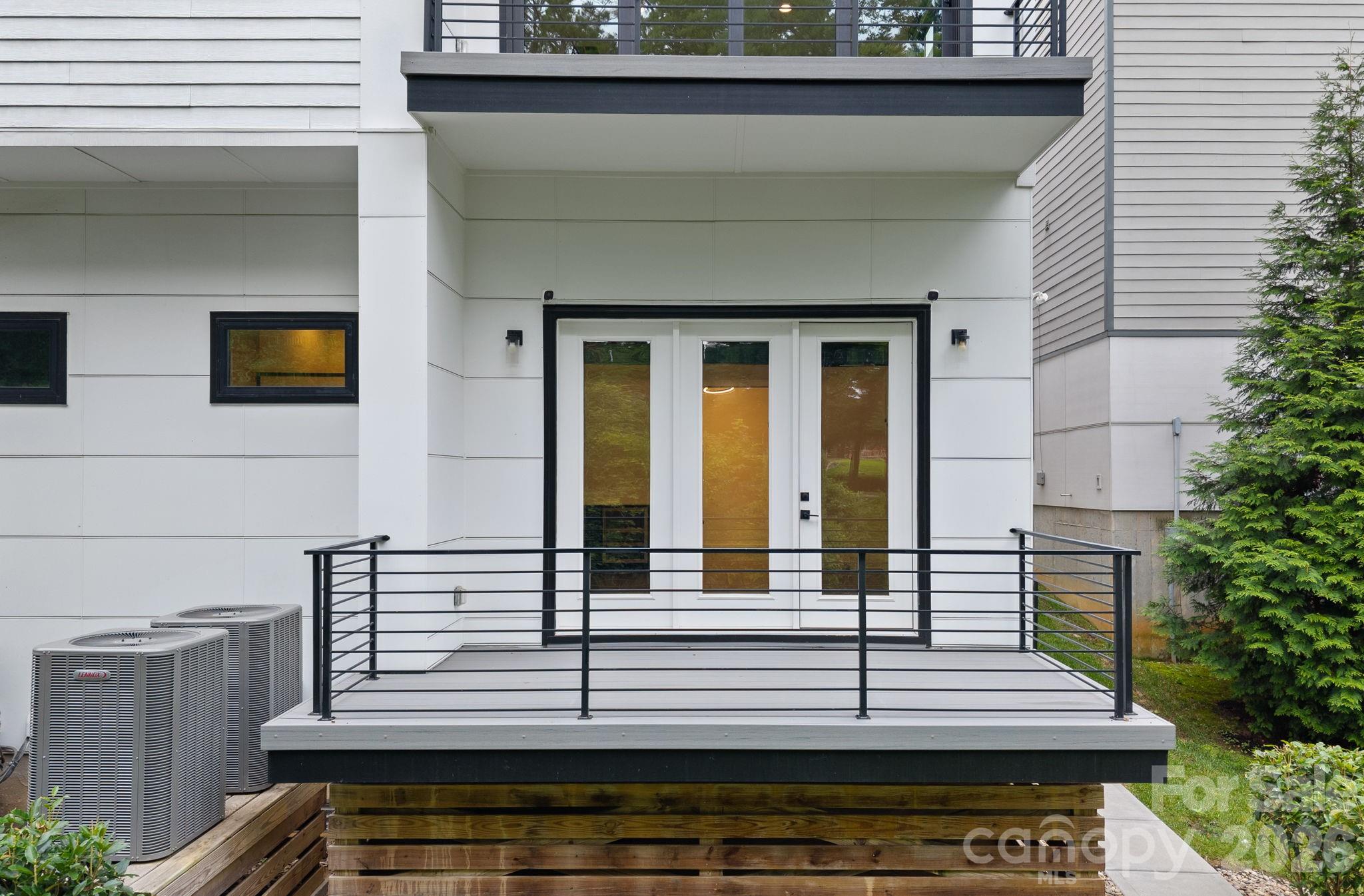 1006 Westbrook Drive Unit: B