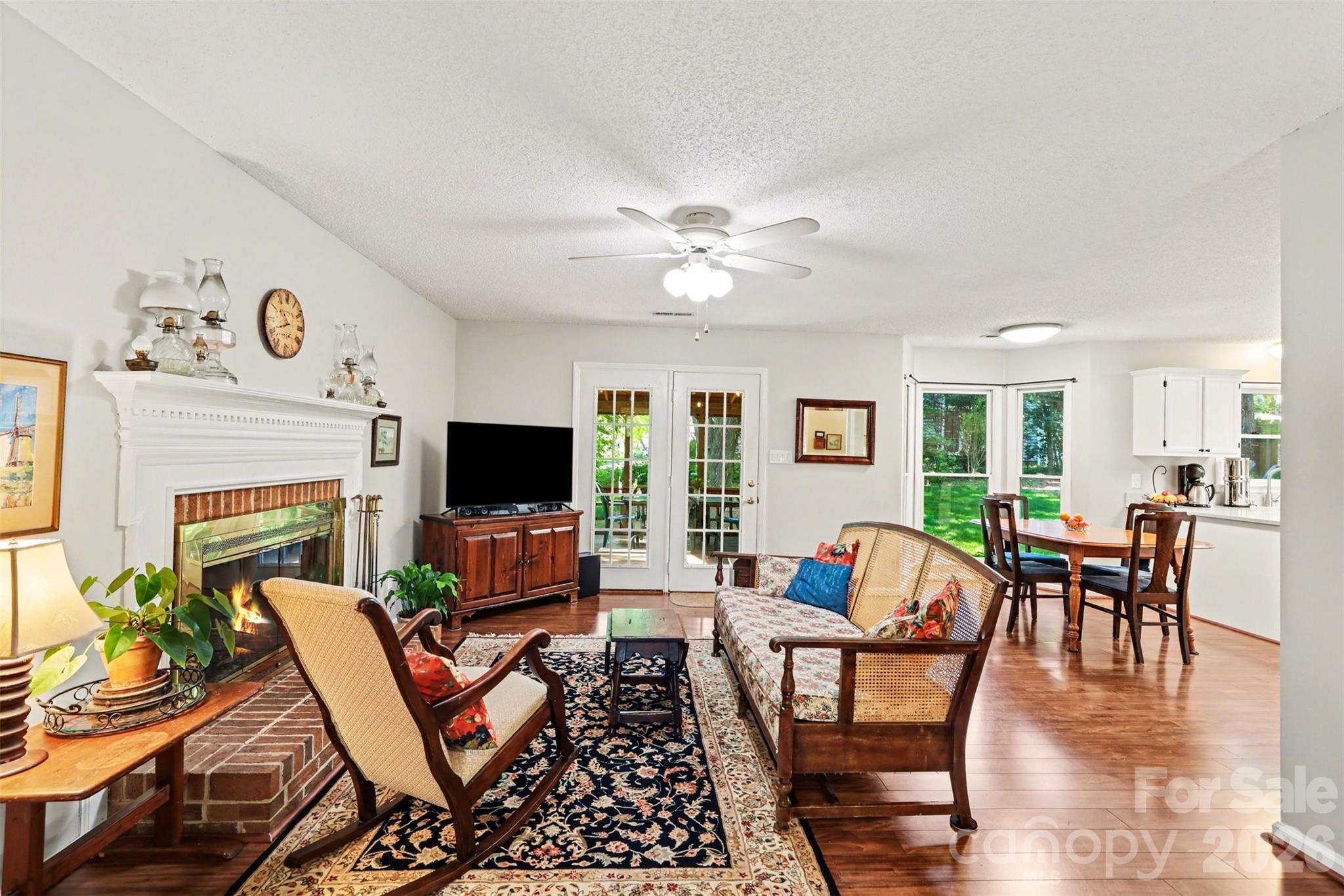 7218 Glen Brook Lane